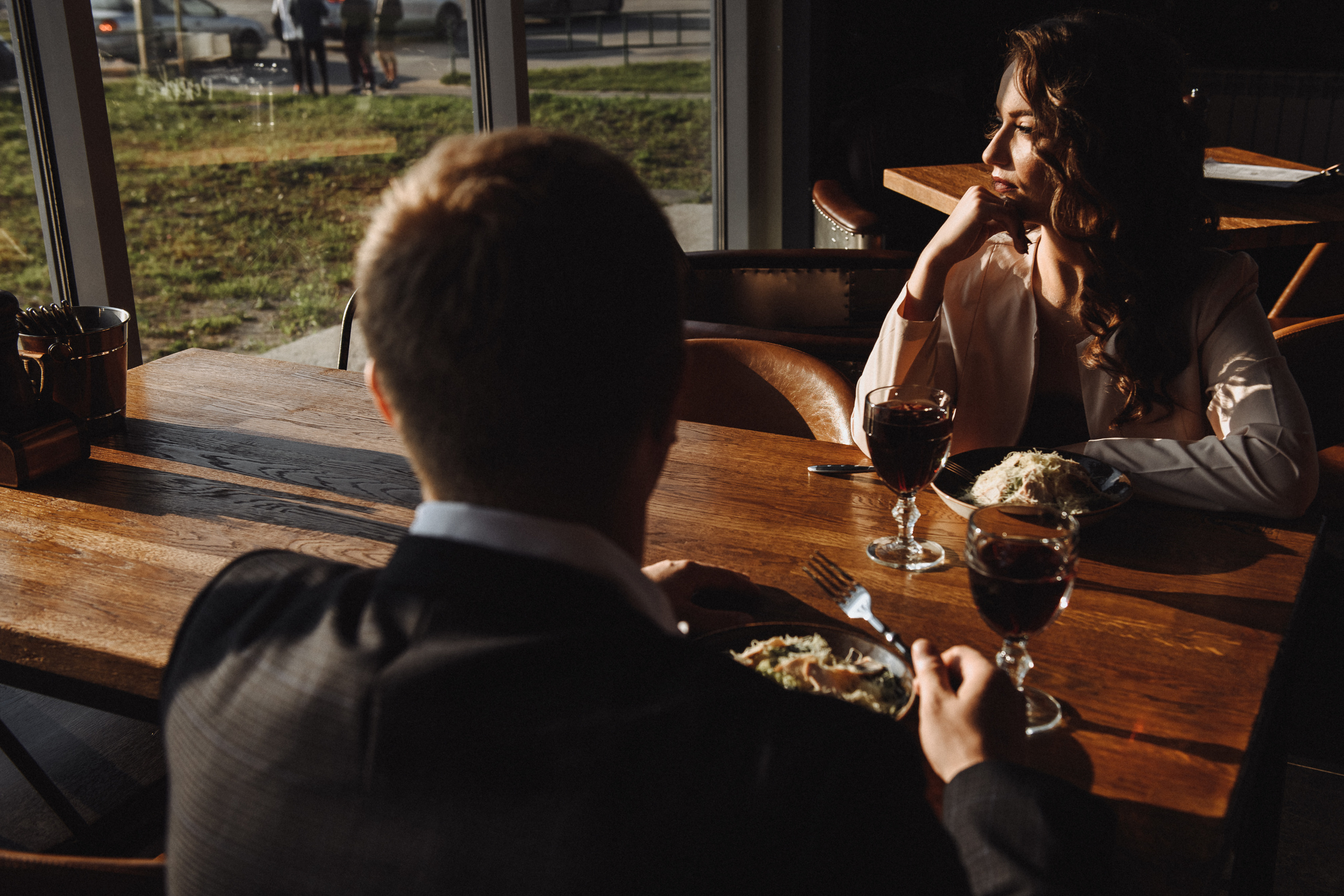 Фотосъемка в кафе и в поле. Свадебный и семейный фотограф в Котласе Никита Попов