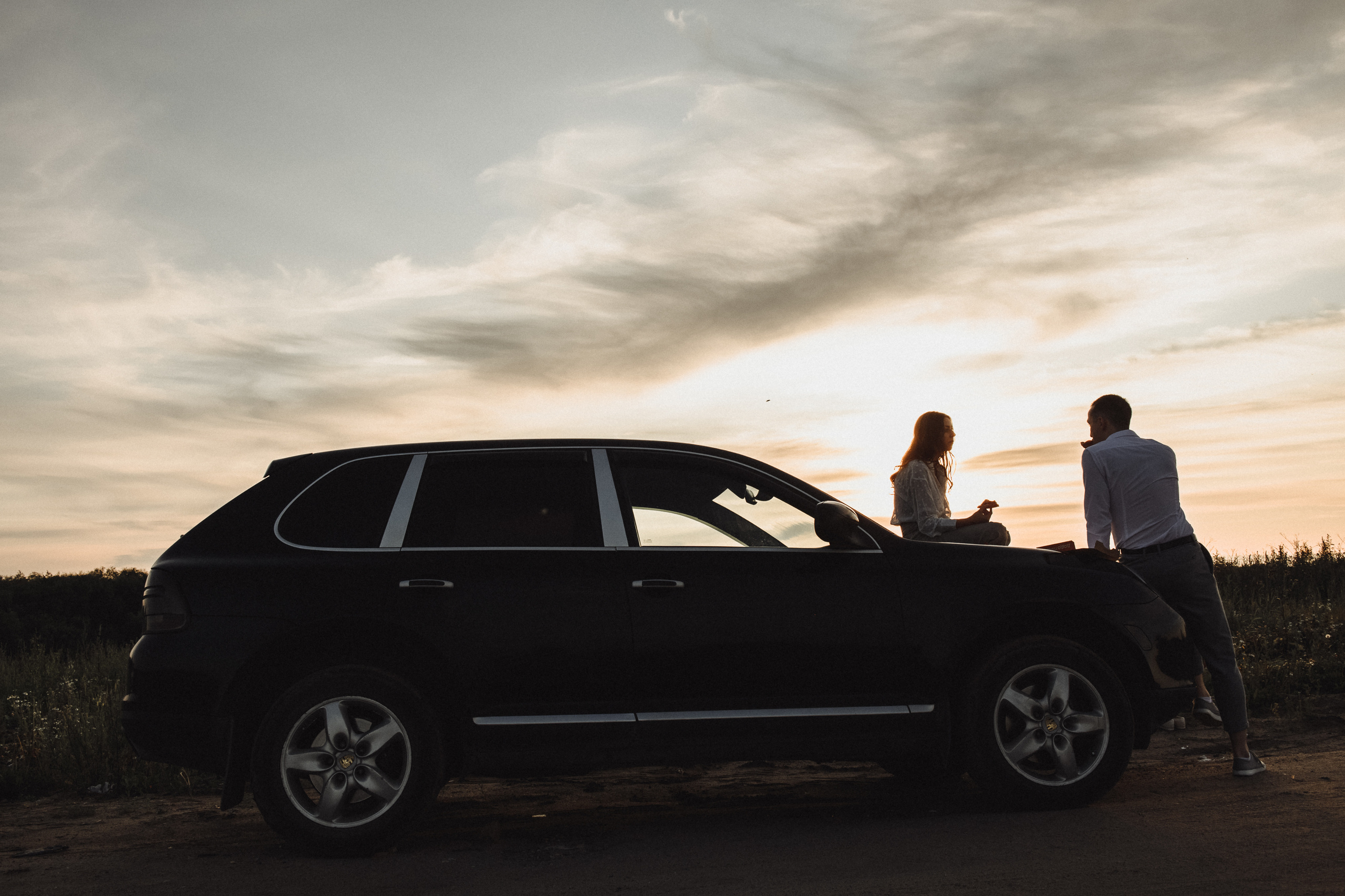 Прогулка по пляжу на закате. Свадебный и семейный фотограф в Котласе Никита Попов