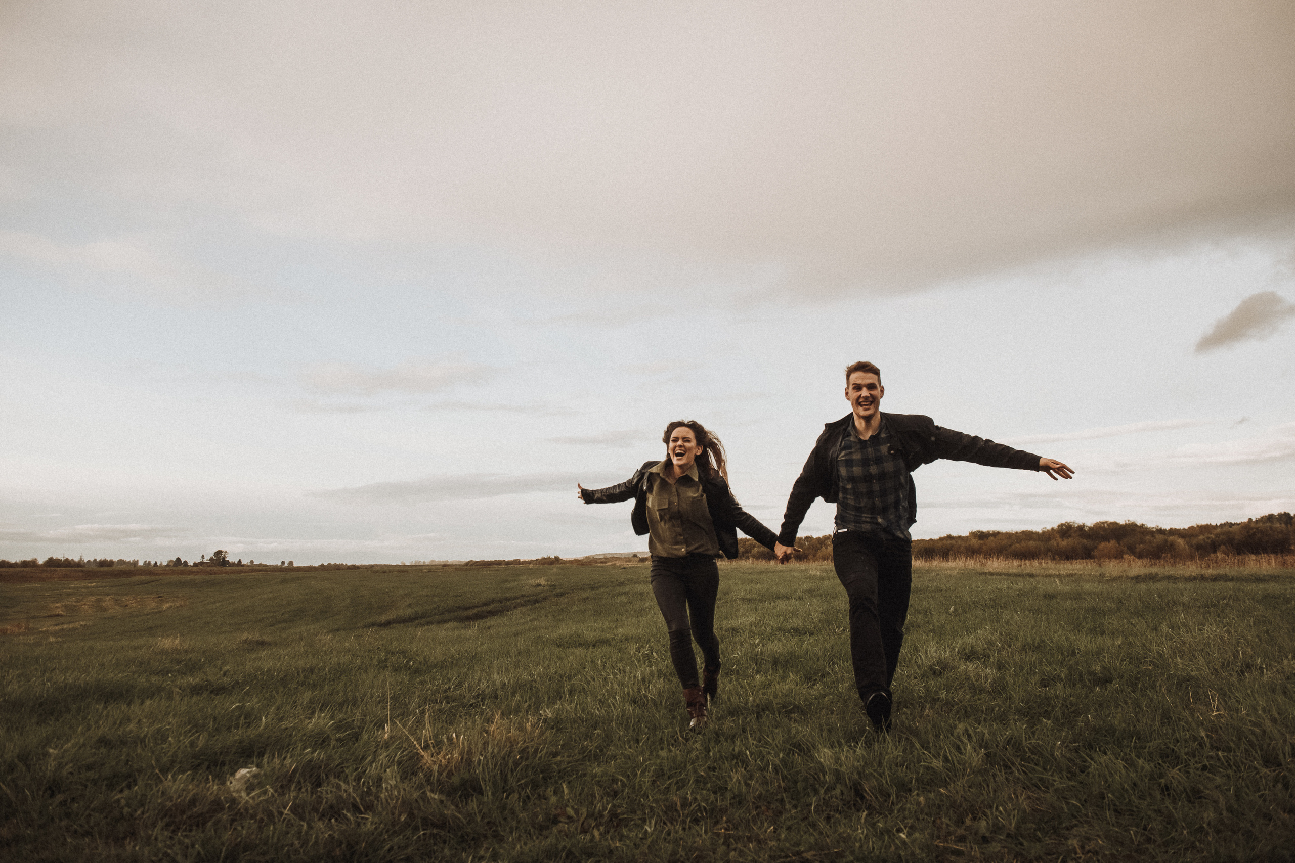 Эмоциональная прогулка на природе. Свадебный и семейный фотограф в Котласе Никита Попов