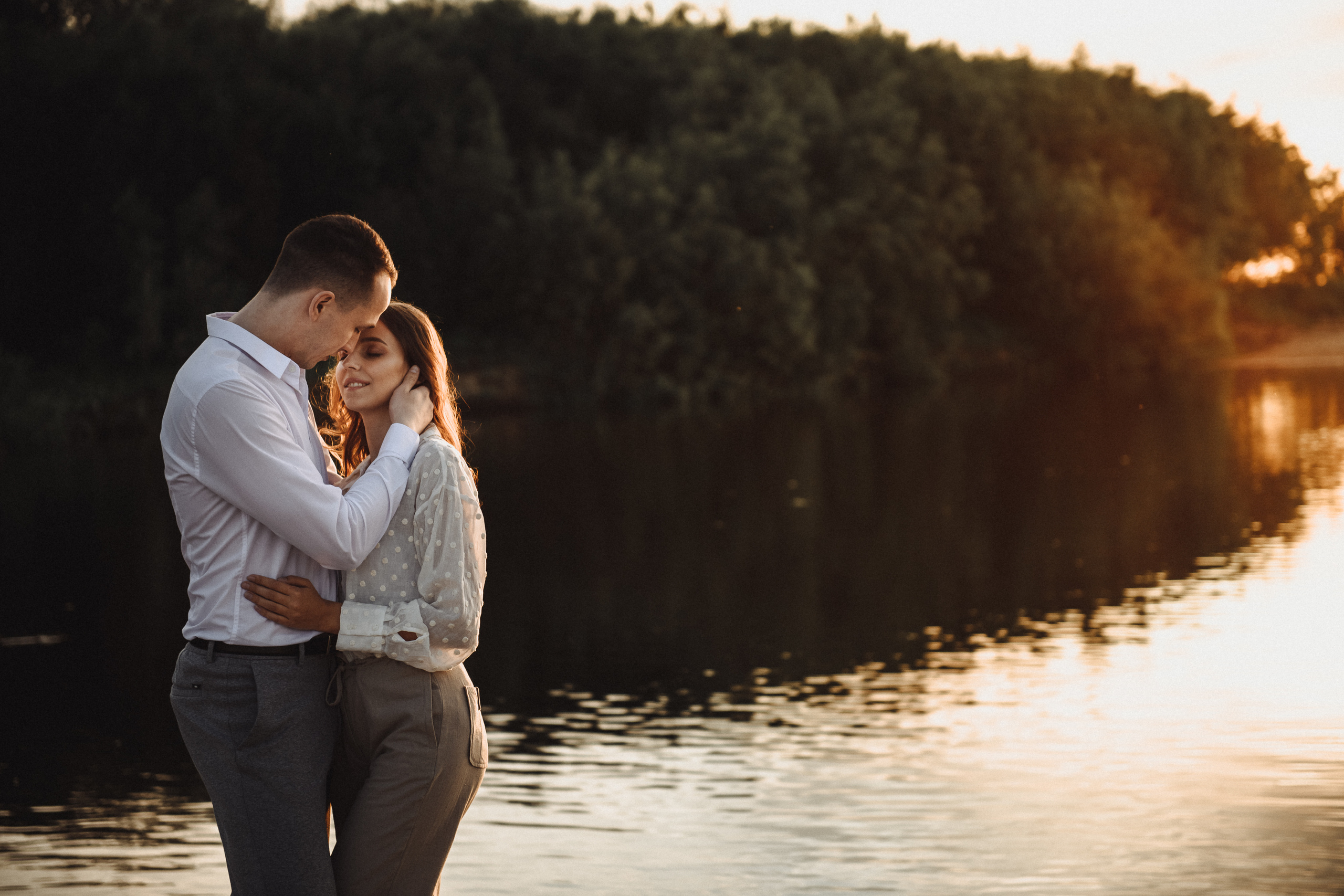 Прогулка по пляжу на закате. Свадебный и семейный фотограф в Котласе Никита Попов