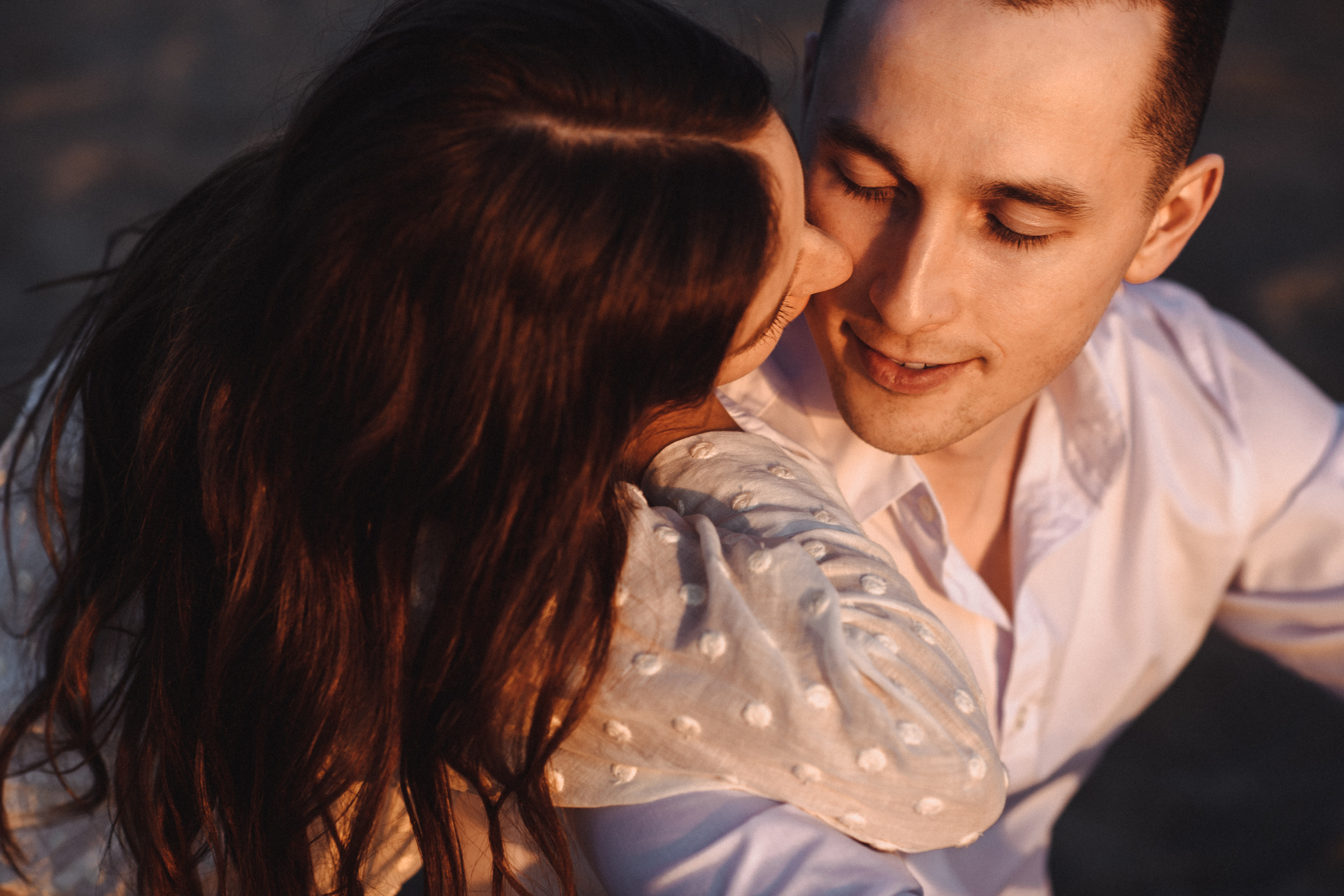 Прогулка по пляжу на закате. Свадебный и семейный фотограф в Котласе Никита Попов