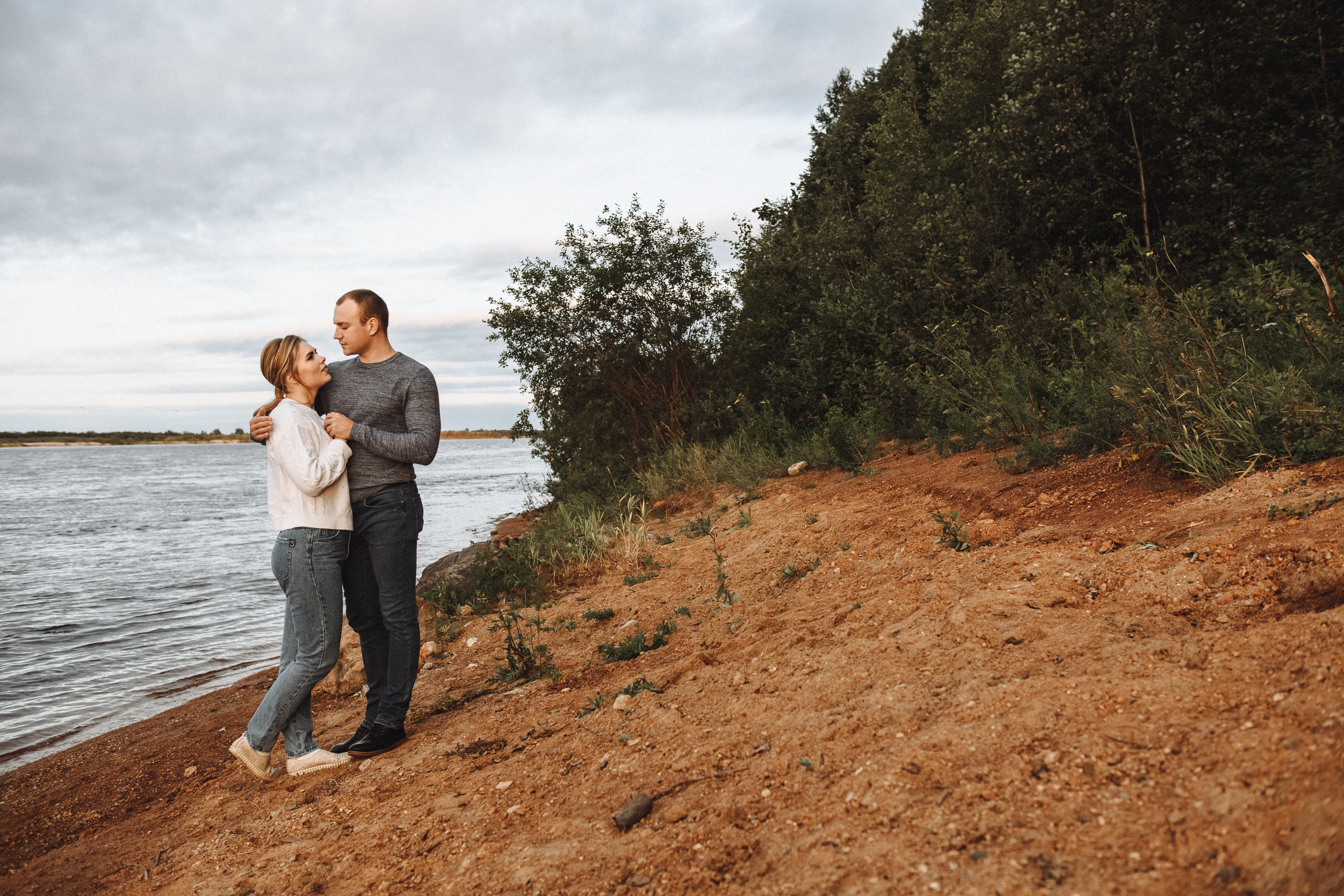 Чувственная фотосессия в лесу. Свадебный и семейный фотограф в Котласе Никита Попов