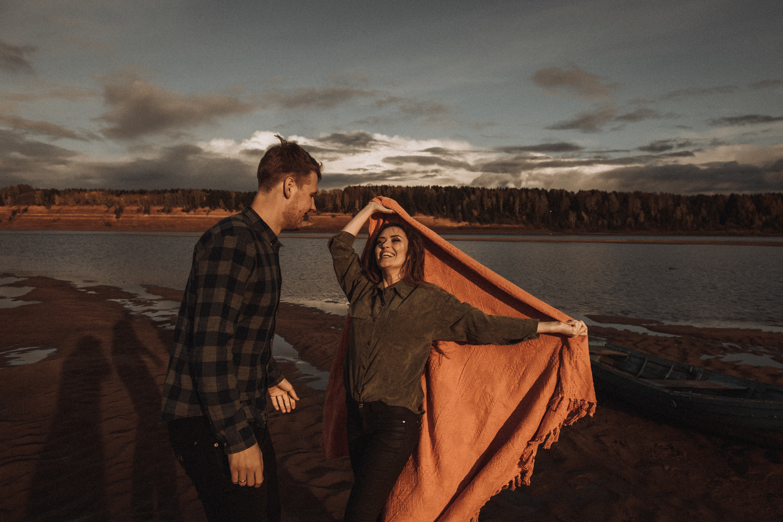 Эмоциональная прогулка на природе. Свадебный и семейный фотограф в Котласе Никита Попов