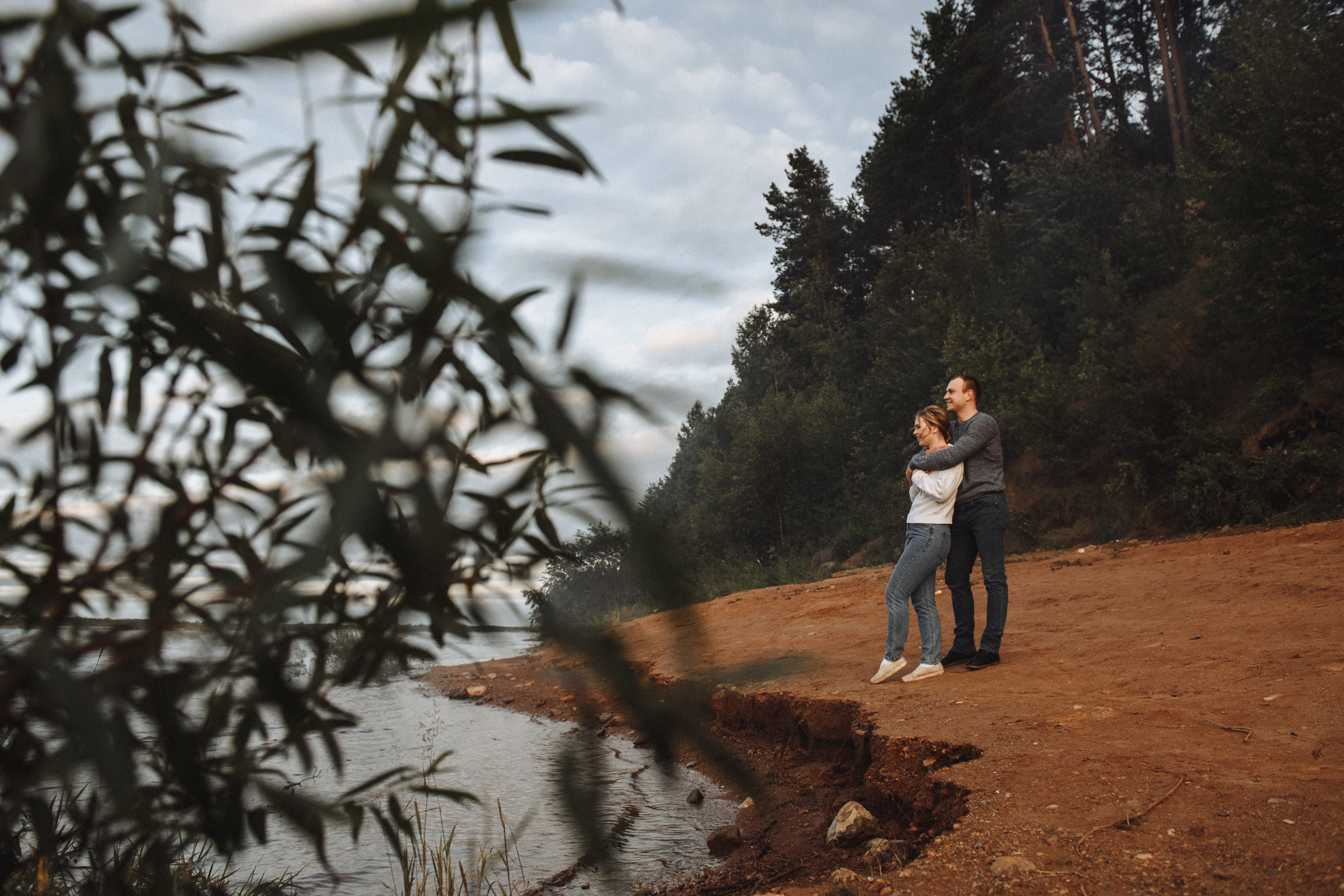 Чувственная фотосессия в лесу. Свадебный и семейный фотограф в Котласе Никита Попов