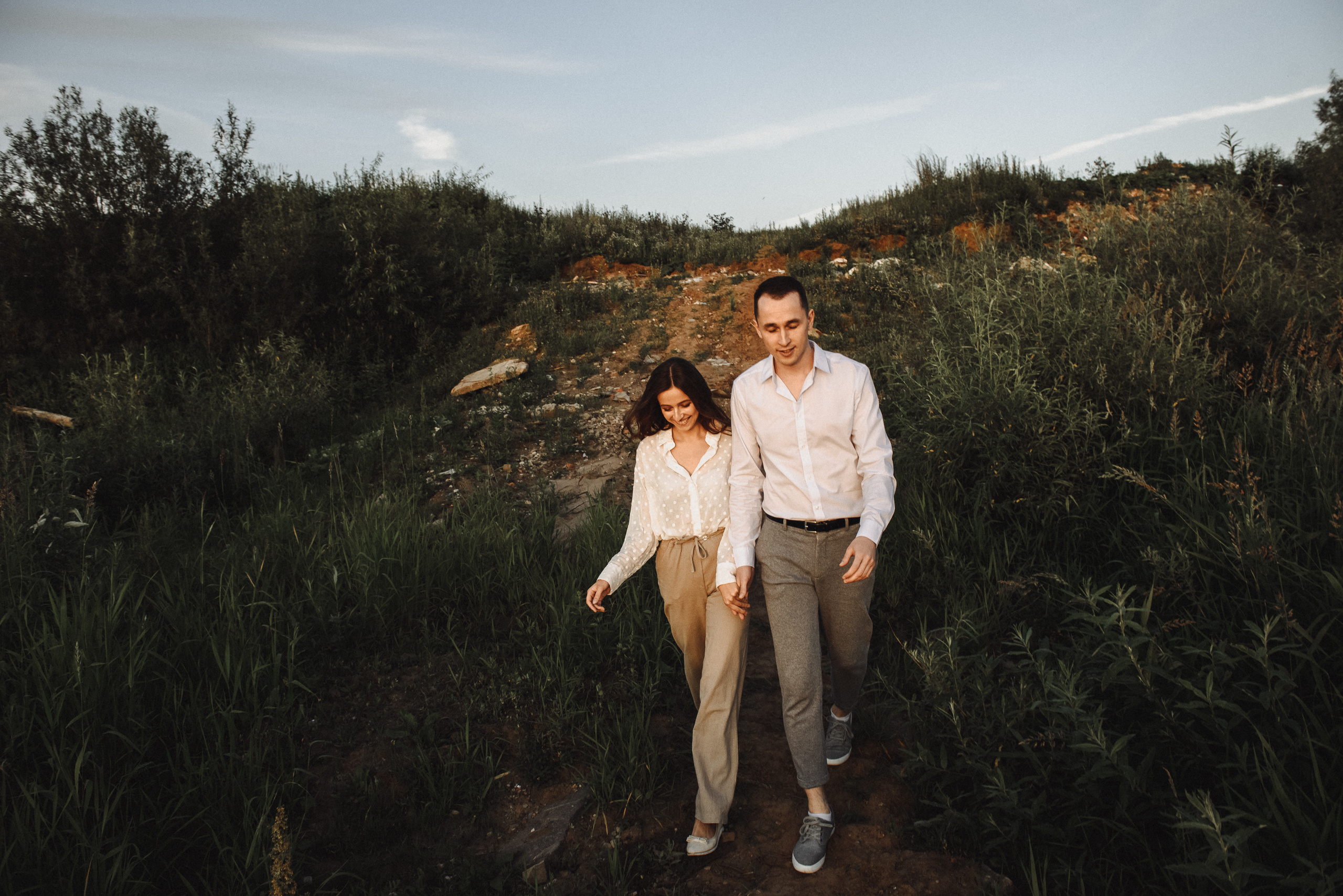 Прогулка по пляжу на закате. Свадебный и семейный фотограф в Котласе Никита Попов