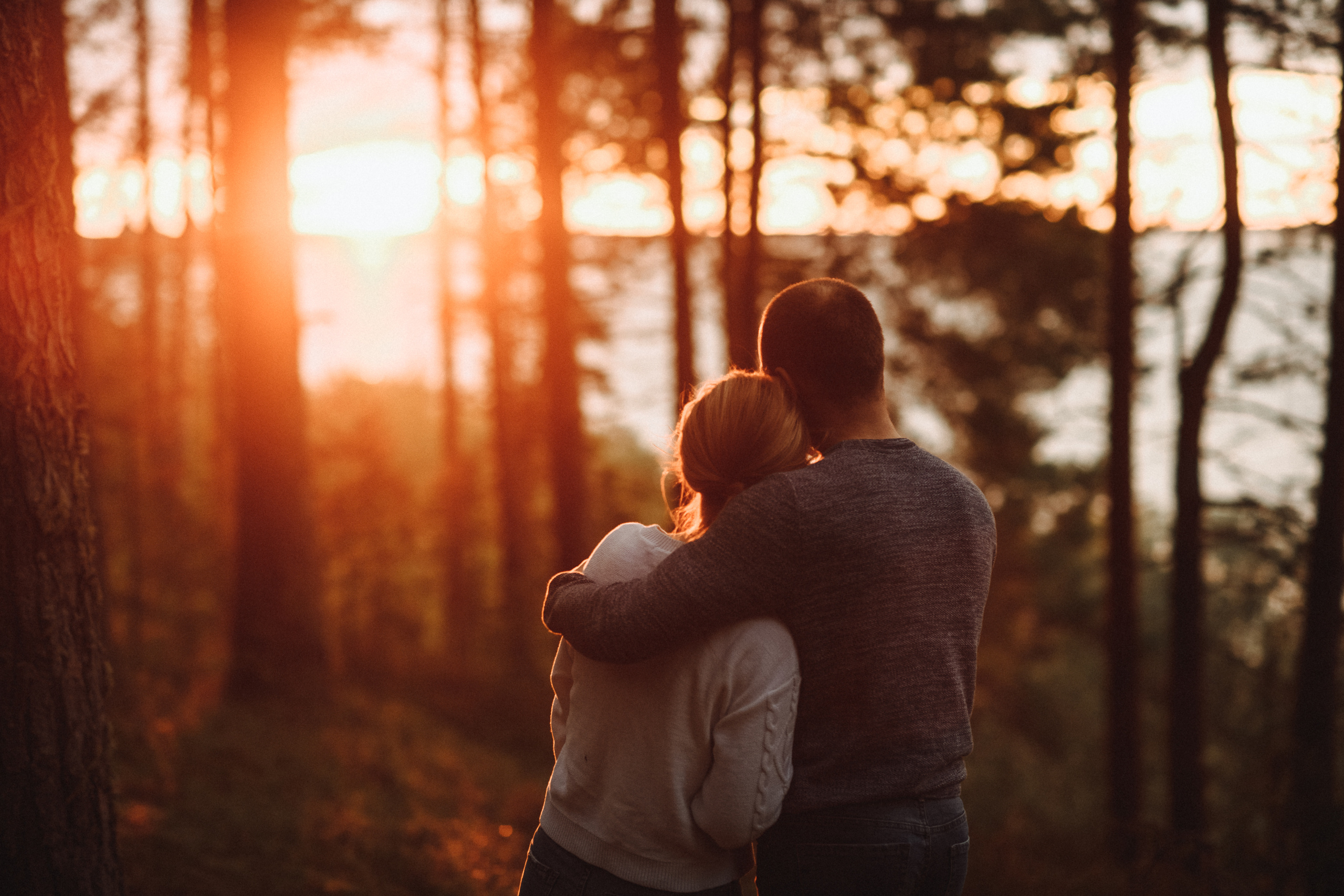 Чувственная фотосессия в лесу. Свадебный и семейный фотограф в Котласе Никита Попов