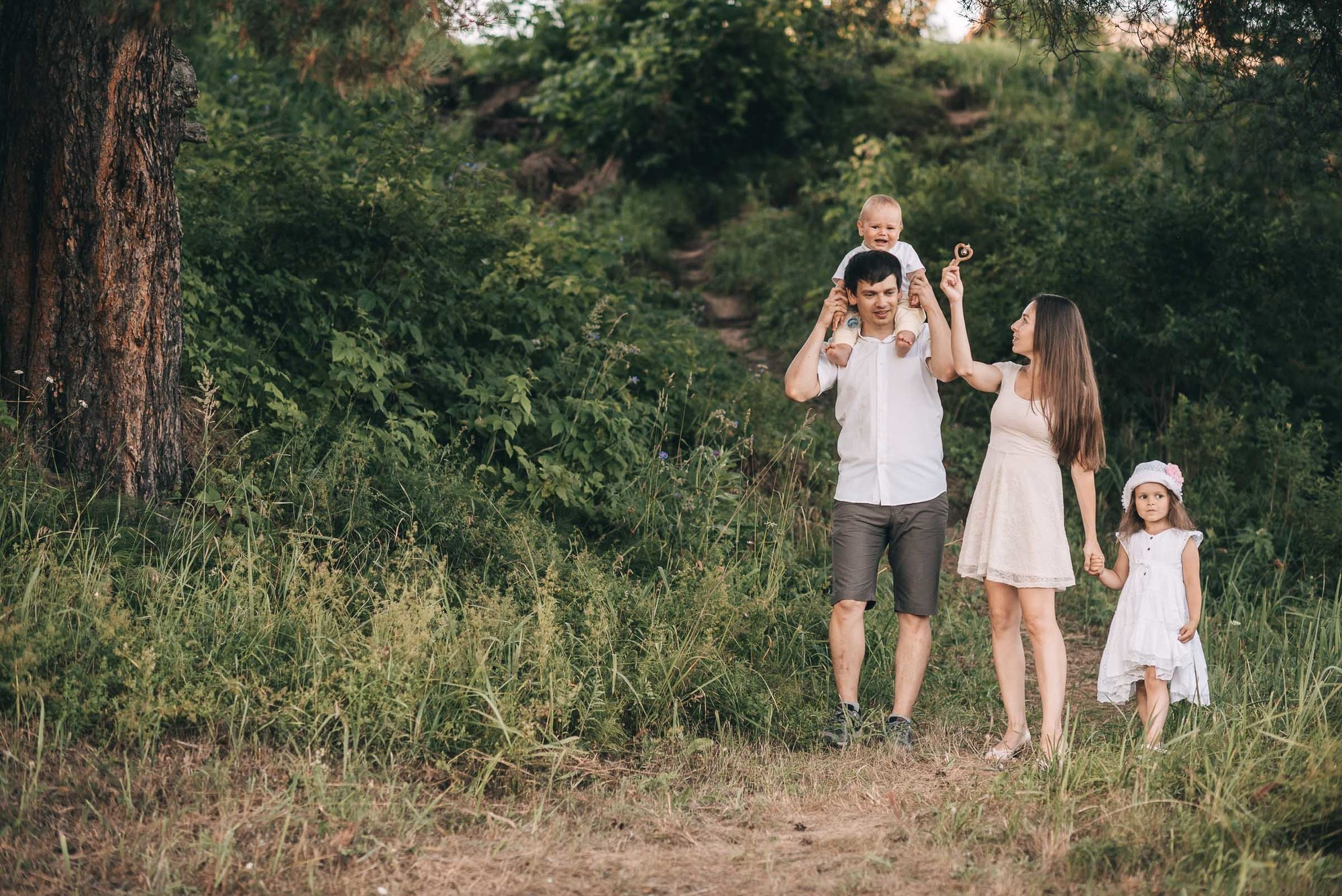 Замечательная семья на прогулки. Свадебный и семейный фотограф в Котласе Никита Попов