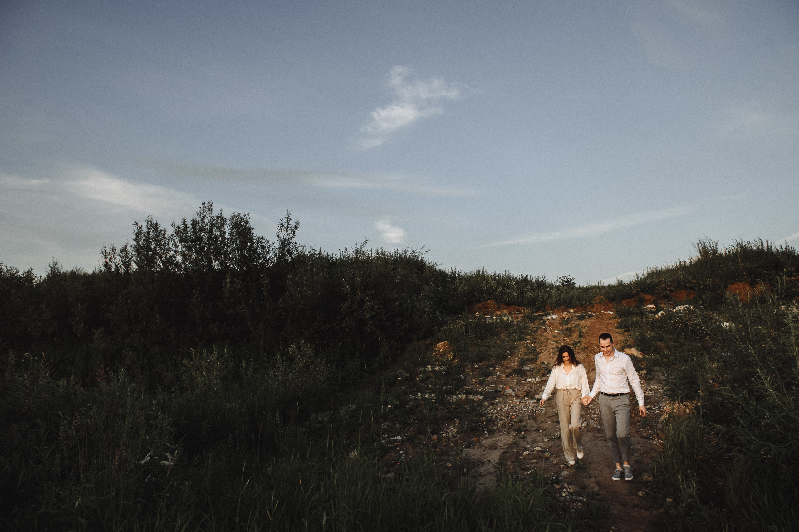 Прогулка по пляжу на закате. Свадебный и семейный фотограф в Котласе Никита Попов