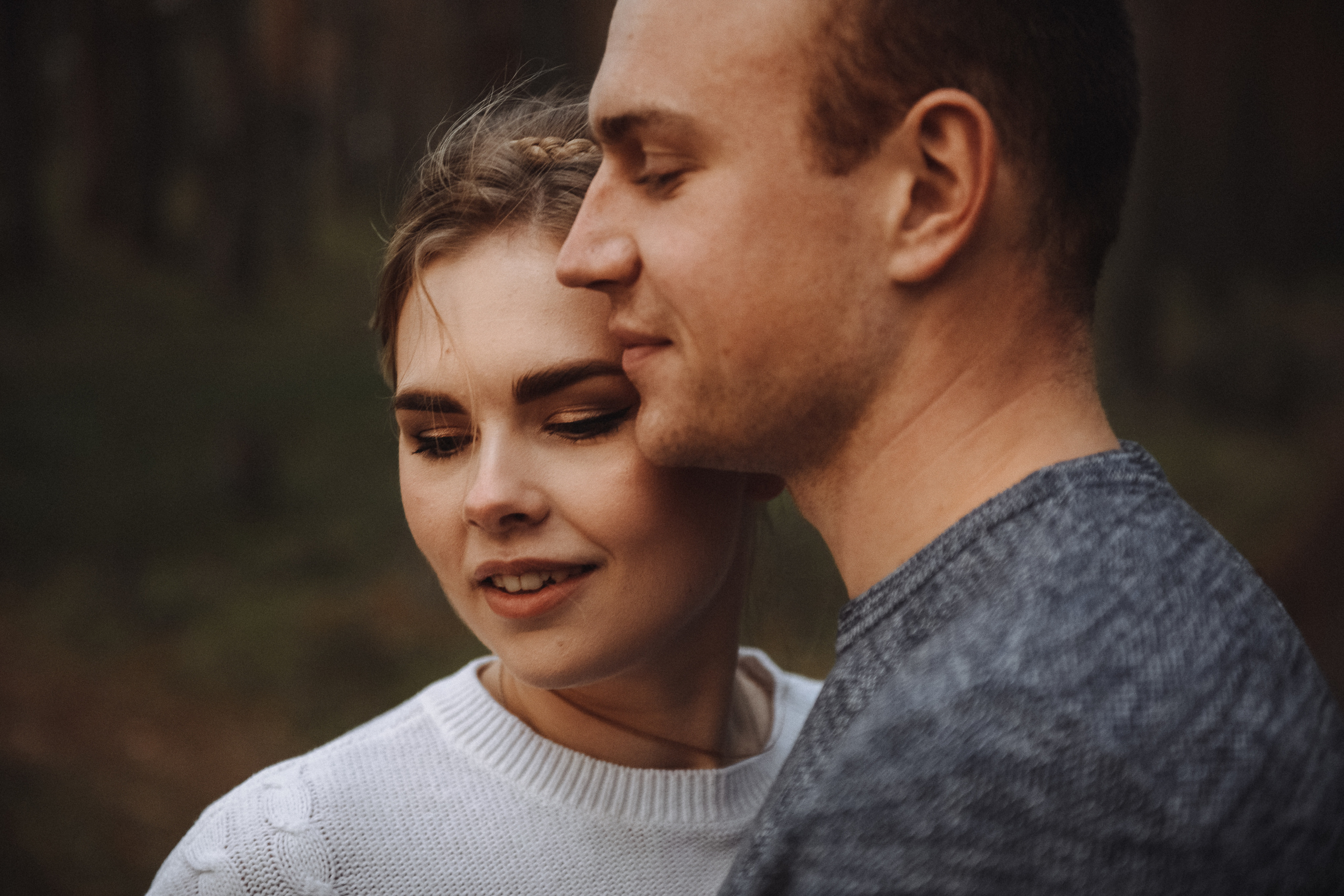 Чувственная фотосессия в лесу. Свадебный и семейный фотограф в Котласе Никита Попов