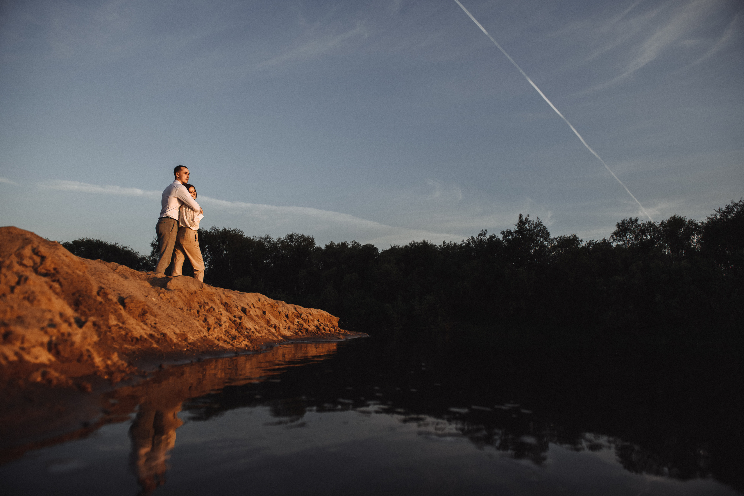 Прогулка по пляжу на закате. Свадебный и семейный фотограф в Котласе Никита Попов