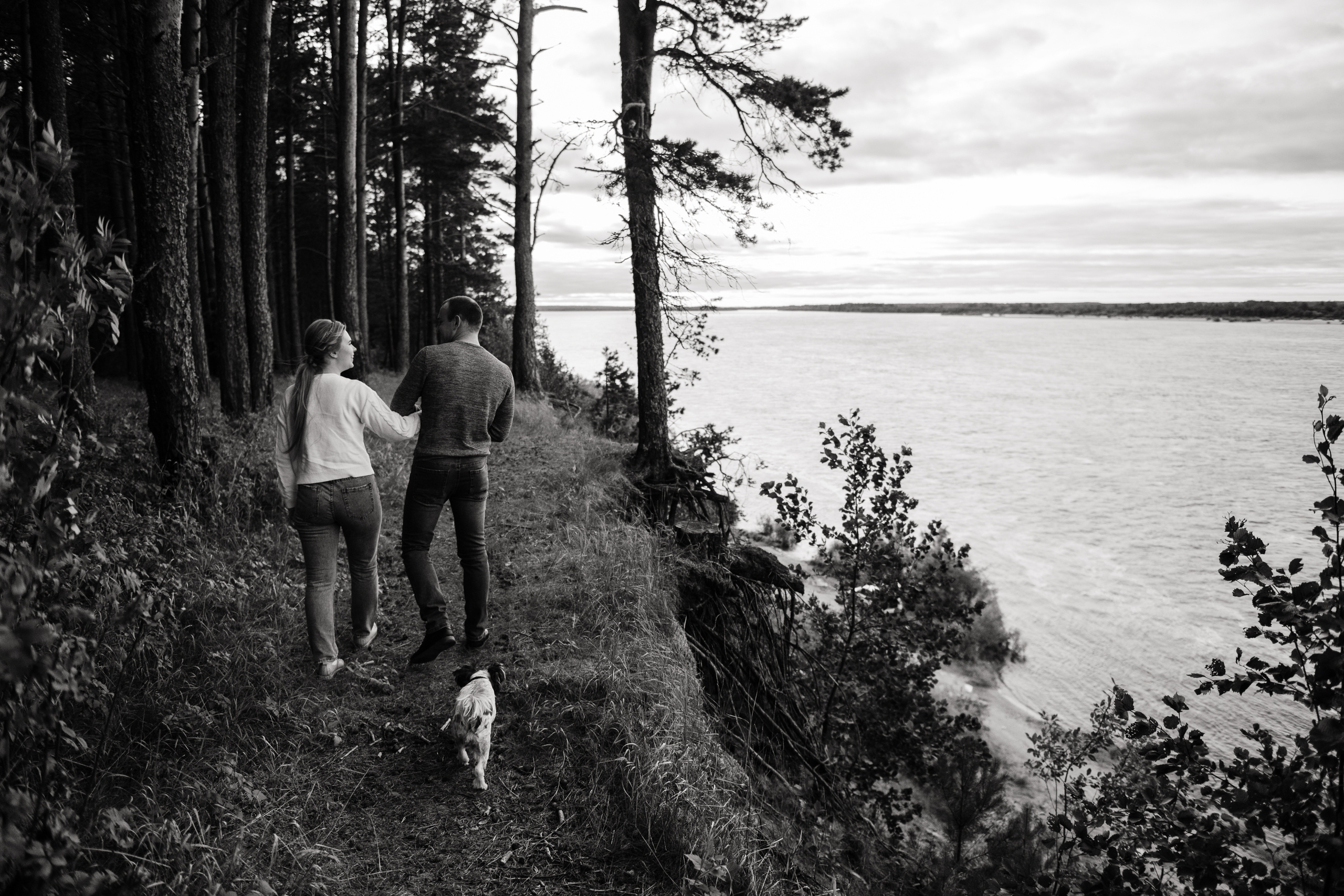 Чувственная фотосессия в лесу. Свадебный и семейный фотограф в Котласе Никита Попов