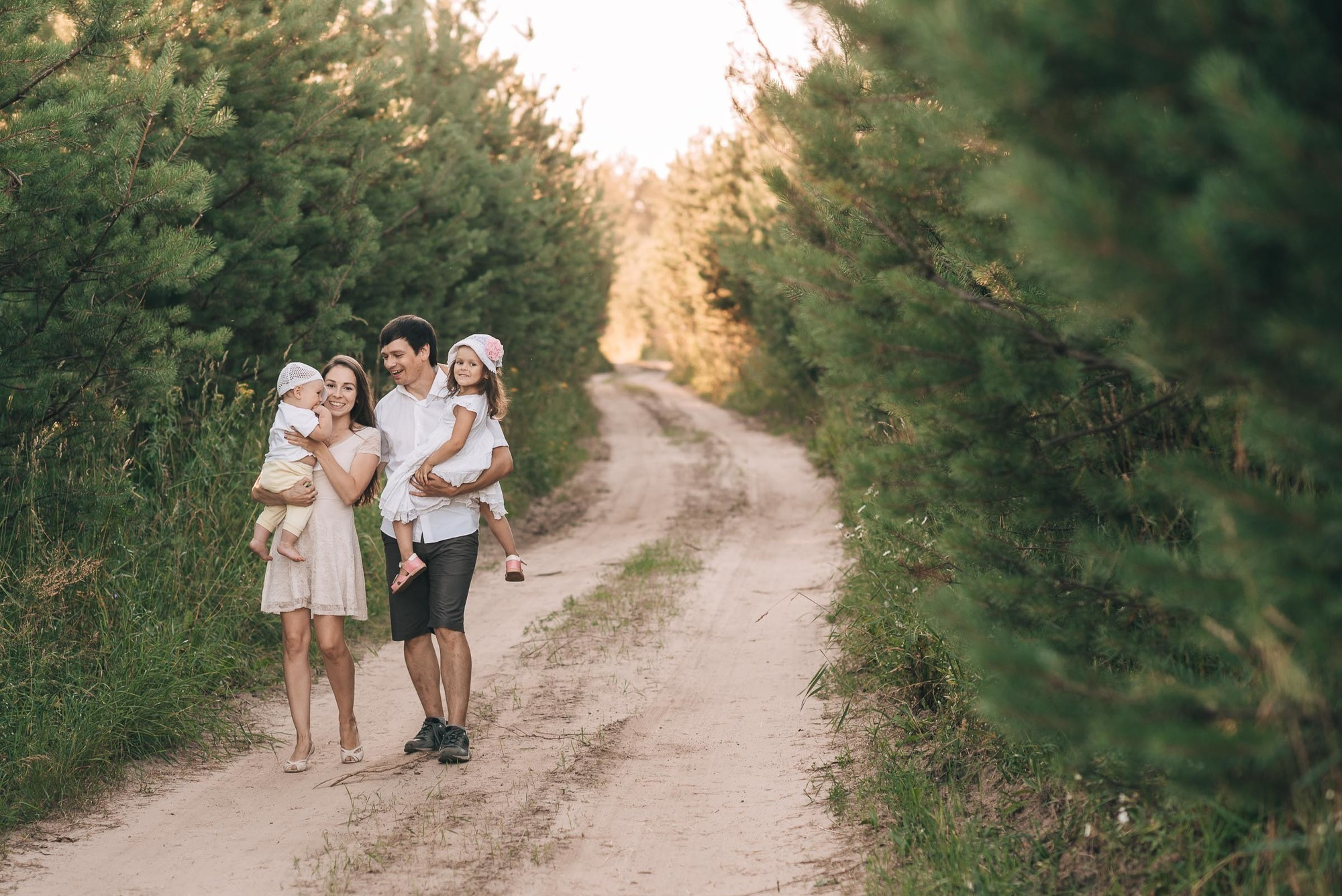 Замечательная семья на прогулки. Свадебный и семейный фотограф в Котласе Никита Попов