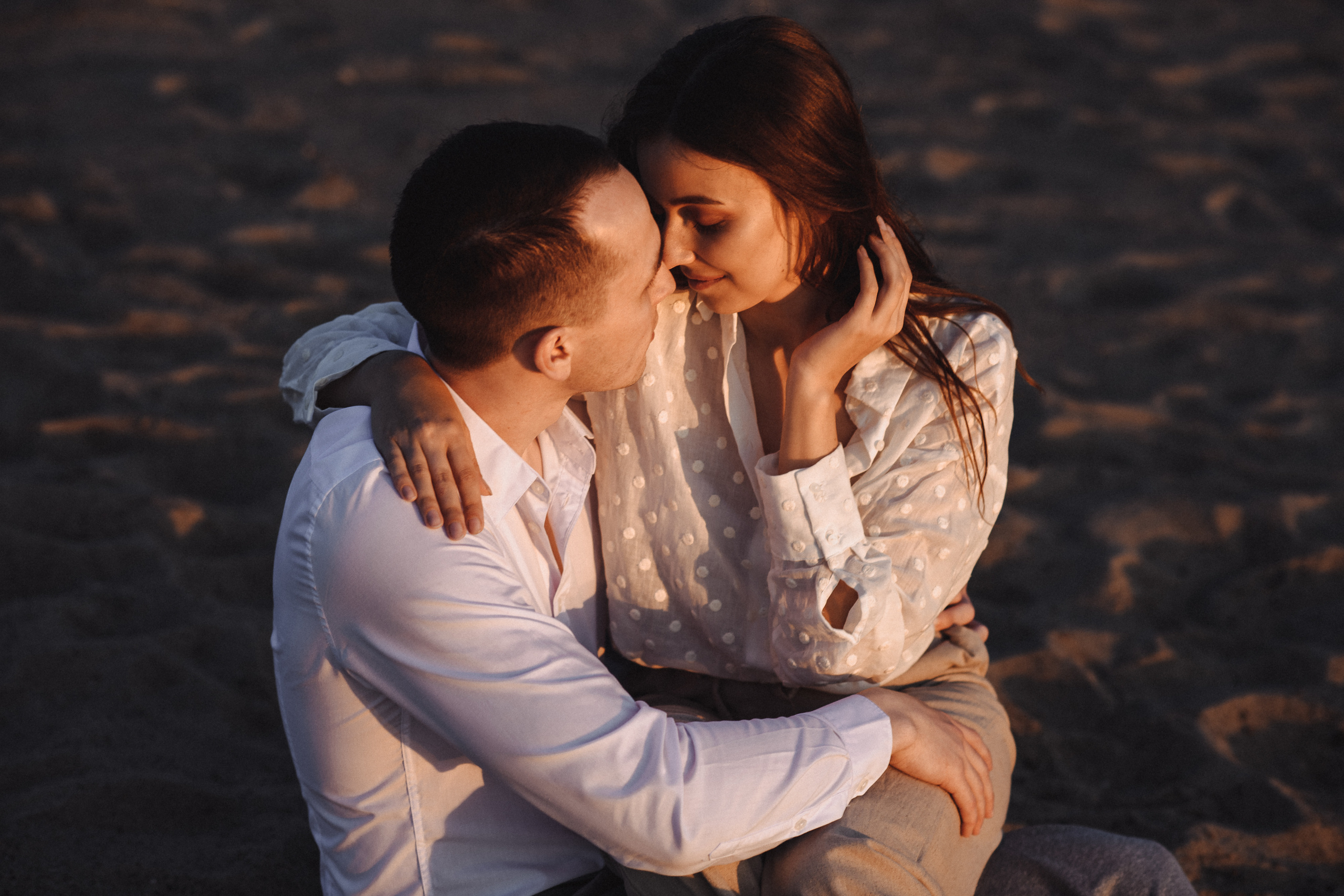 Прогулка по пляжу на закате. Свадебный и семейный фотограф в Котласе Никита Попов