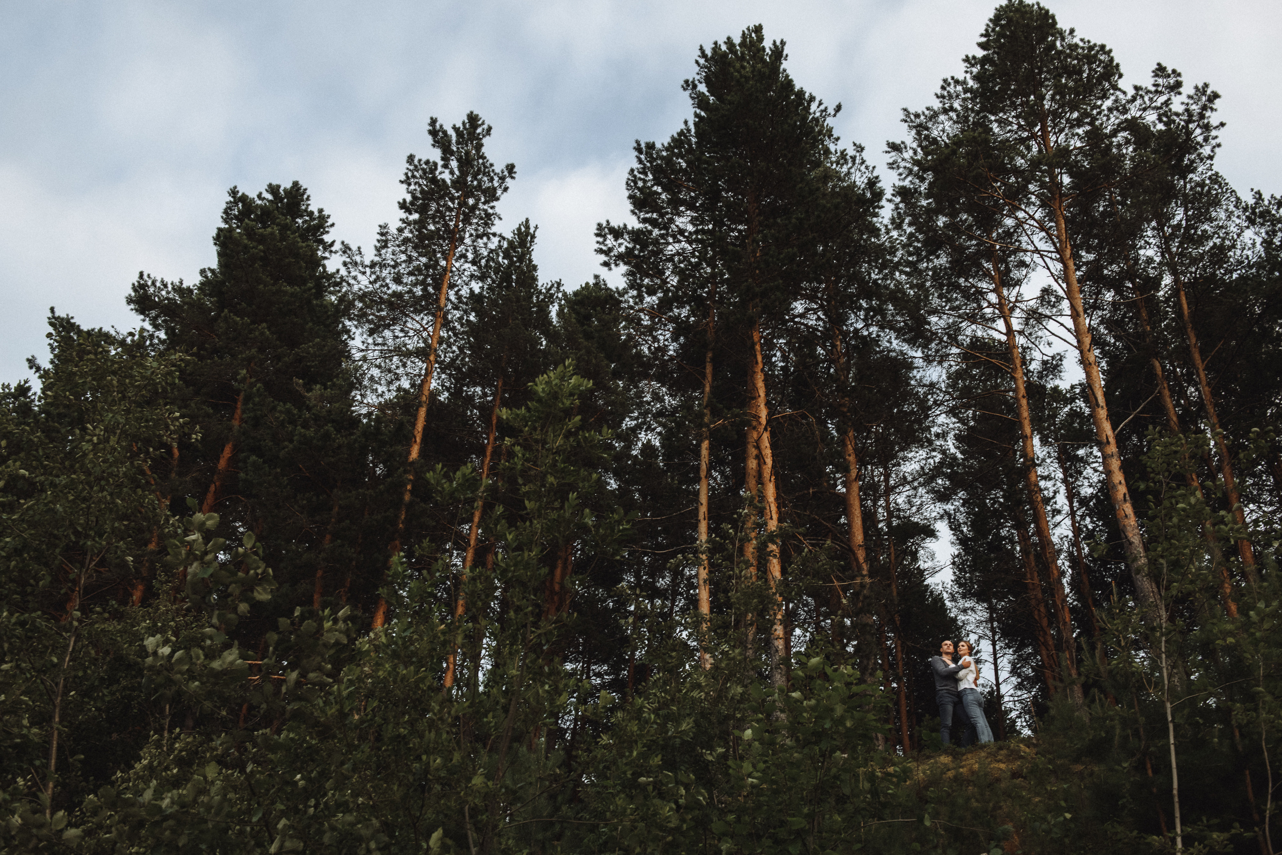 Чувственная фотосессия в лесу. Свадебный и семейный фотограф в Котласе Никита Попов