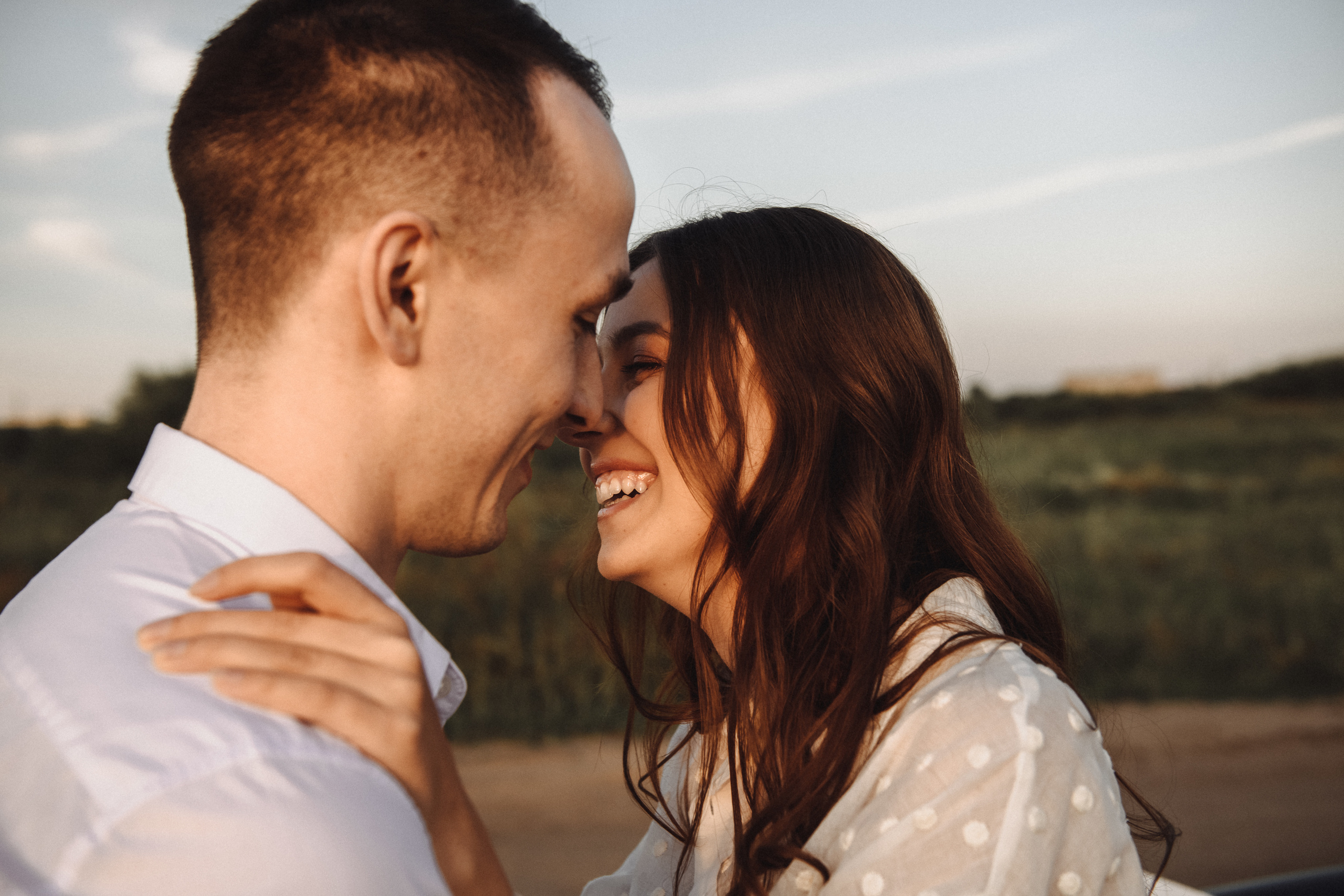 Прогулка по пляжу на закате. Свадебный и семейный фотограф в Котласе Никита Попов