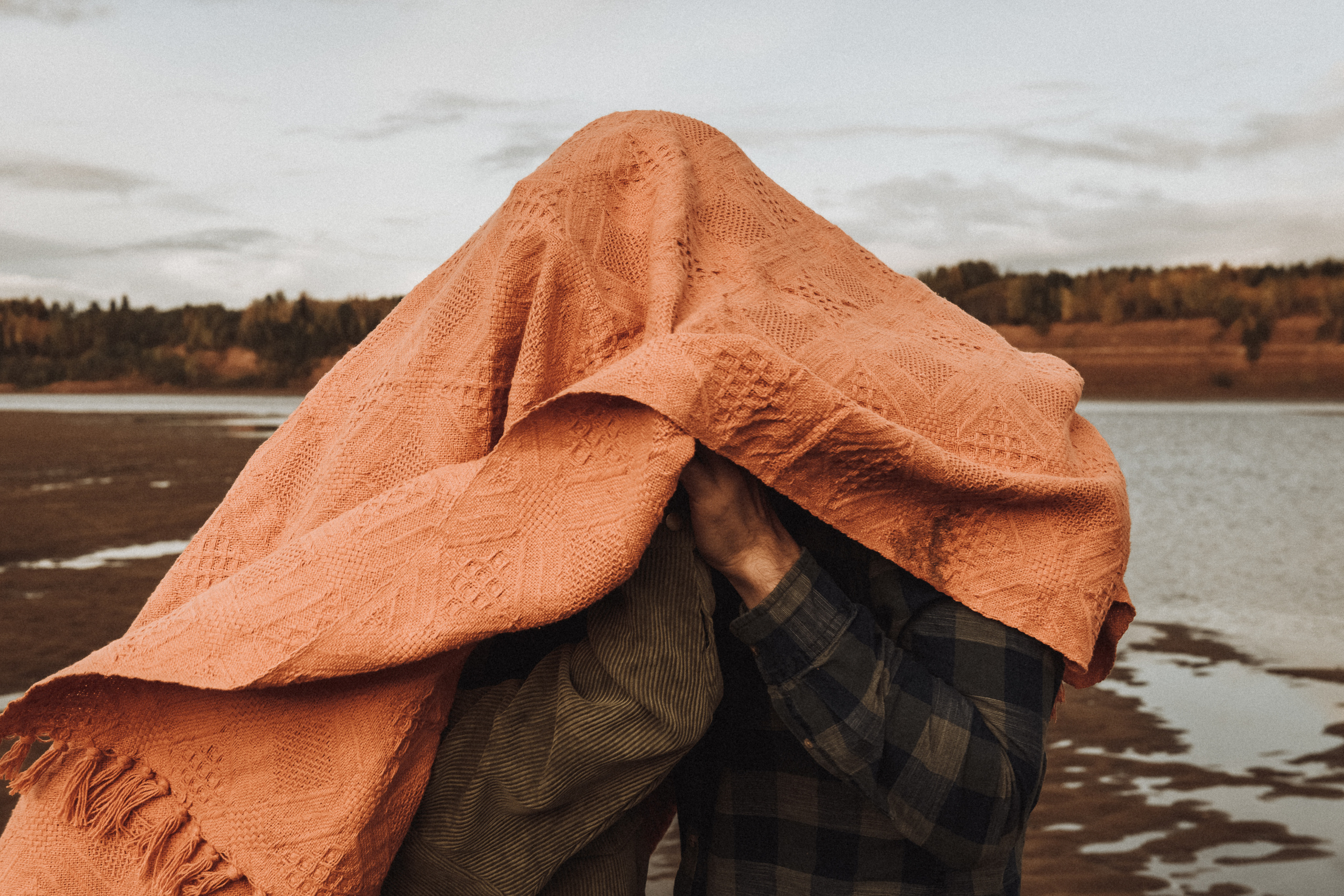 Эмоциональная прогулка на природе. Свадебный и семейный фотограф в Котласе Никита Попов