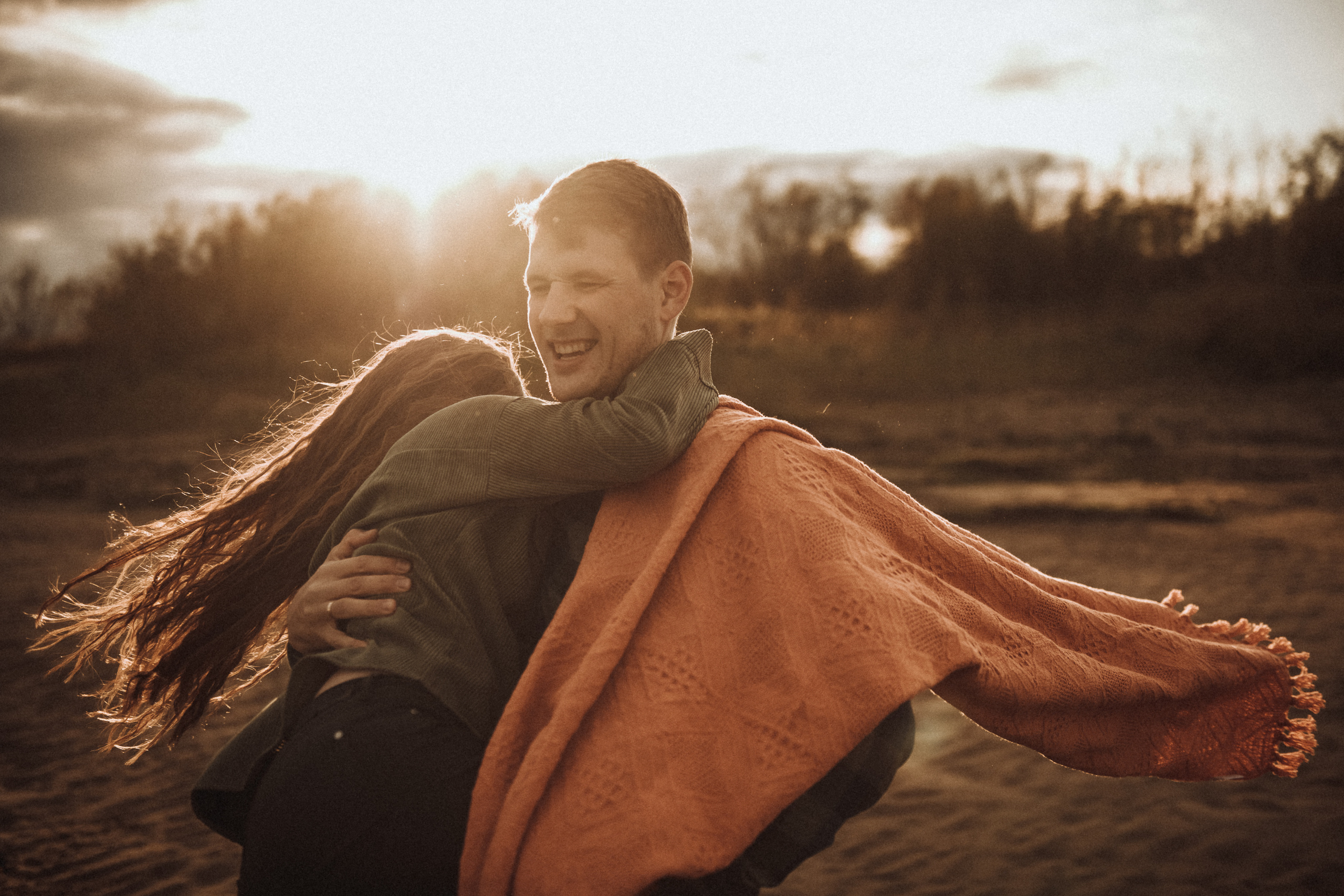 Эмоциональная прогулка на природе. Свадебный и семейный фотограф в Котласе Никита Попов