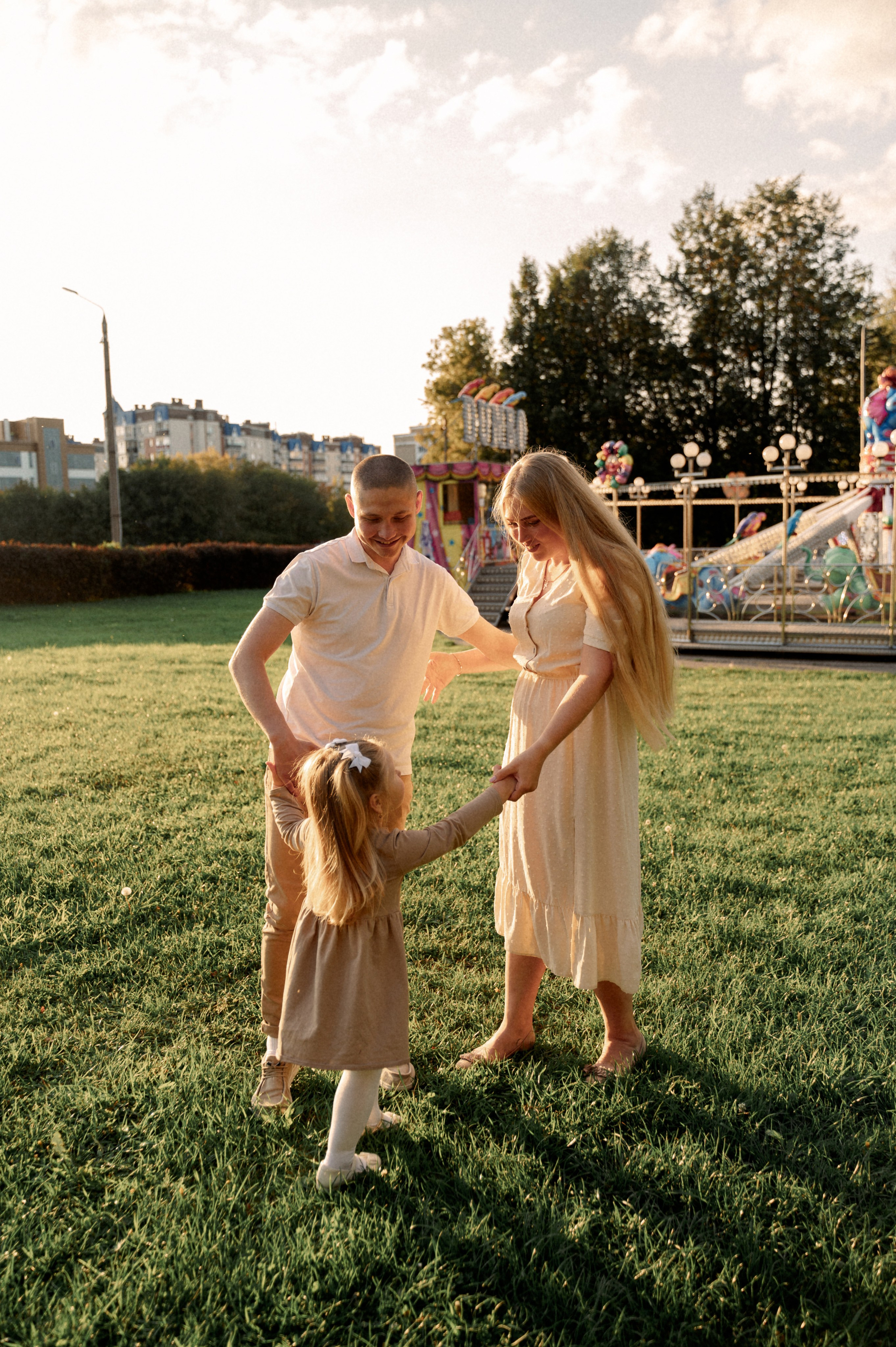 Семейная прогулочная фотосессия. Свадебный и семейный фотограф в Чебоксарах Ирина Левнер