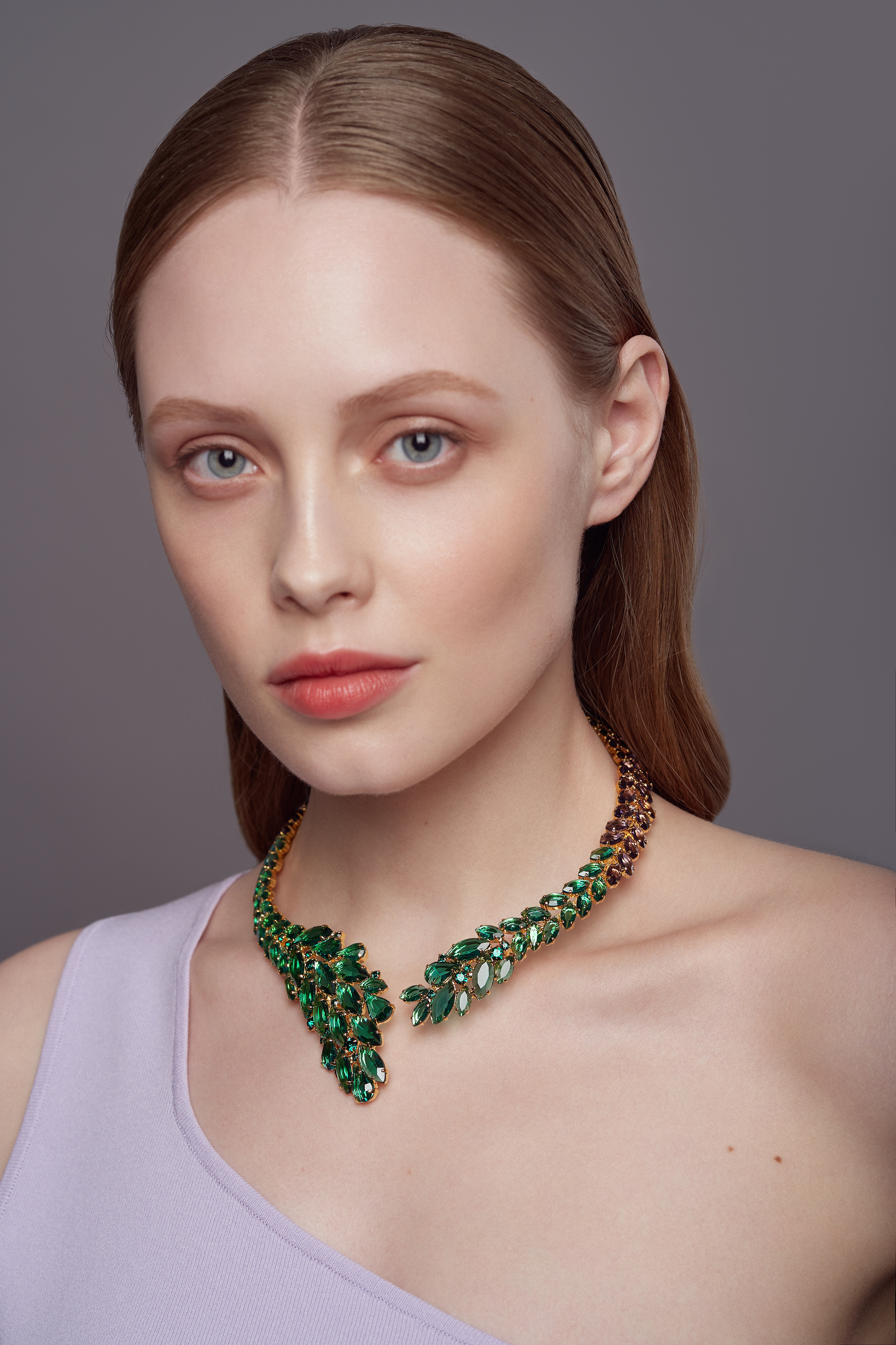 Съемка винтажных украшений ручной работы с кристаллами