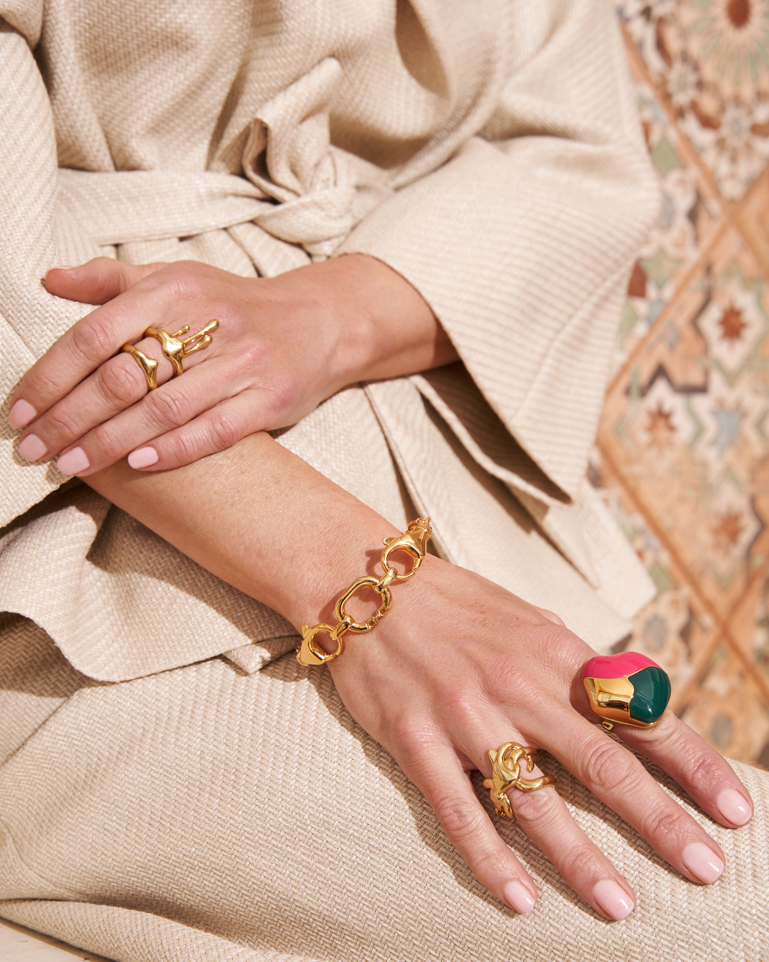 Лукбук для бренда дизайнерской бижутерии