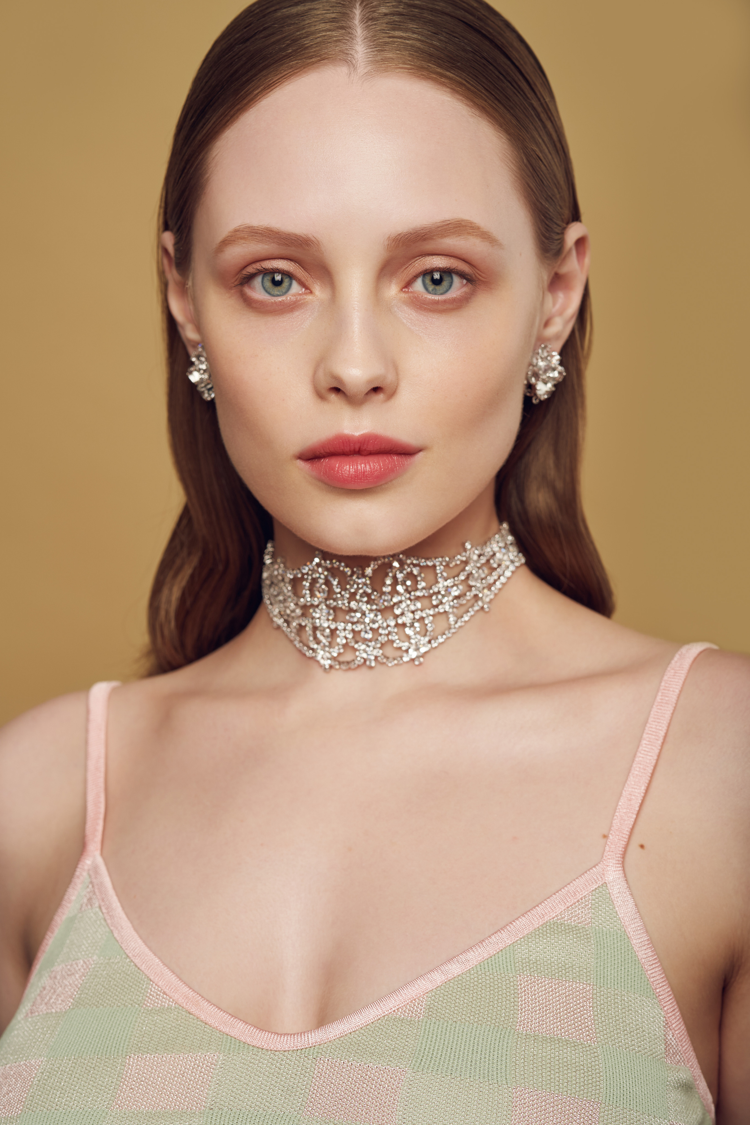 Съемка винтажных украшений ручной работы с кристаллами