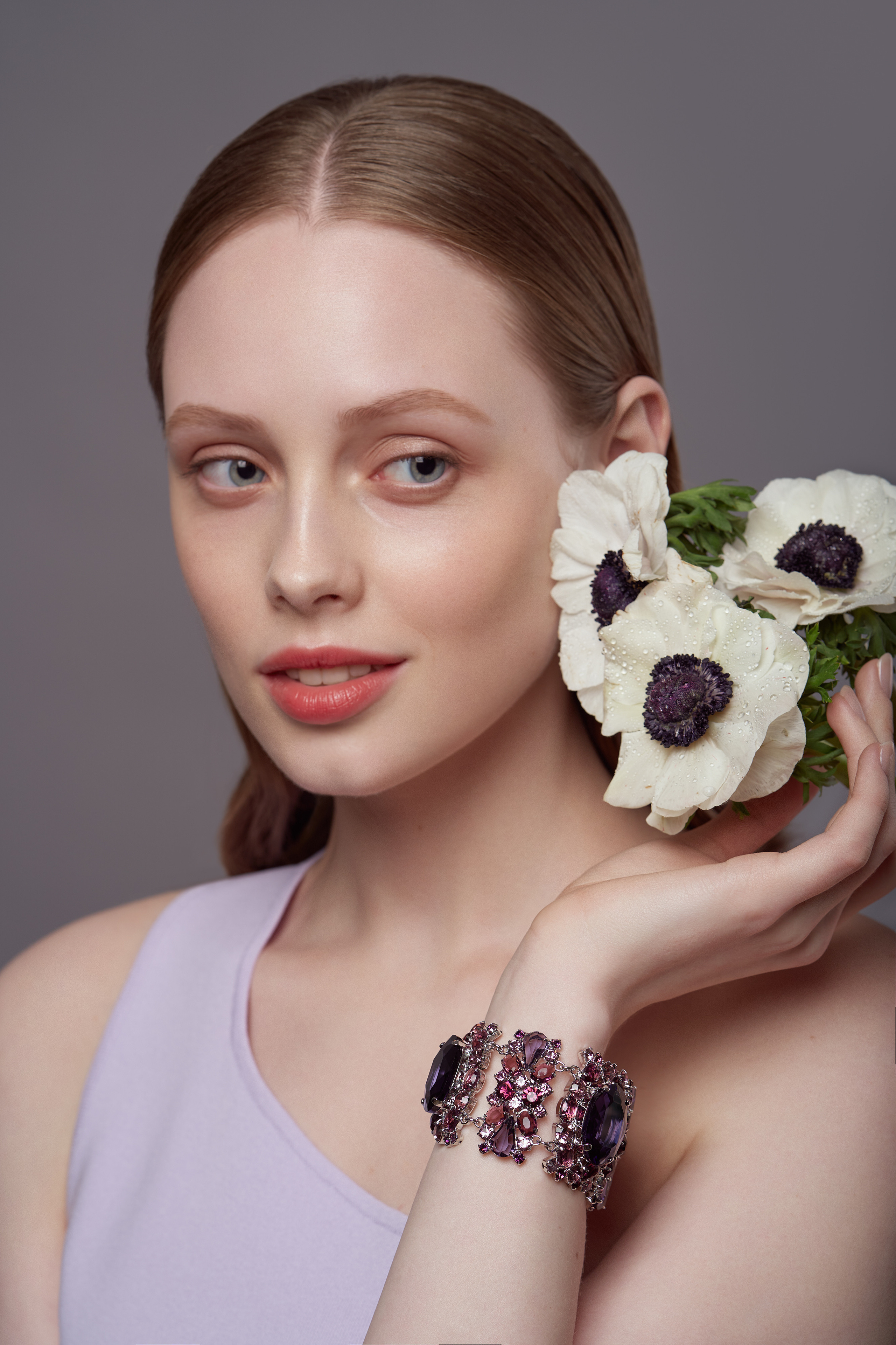 Съемка винтажных украшений ручной работы с кристаллами