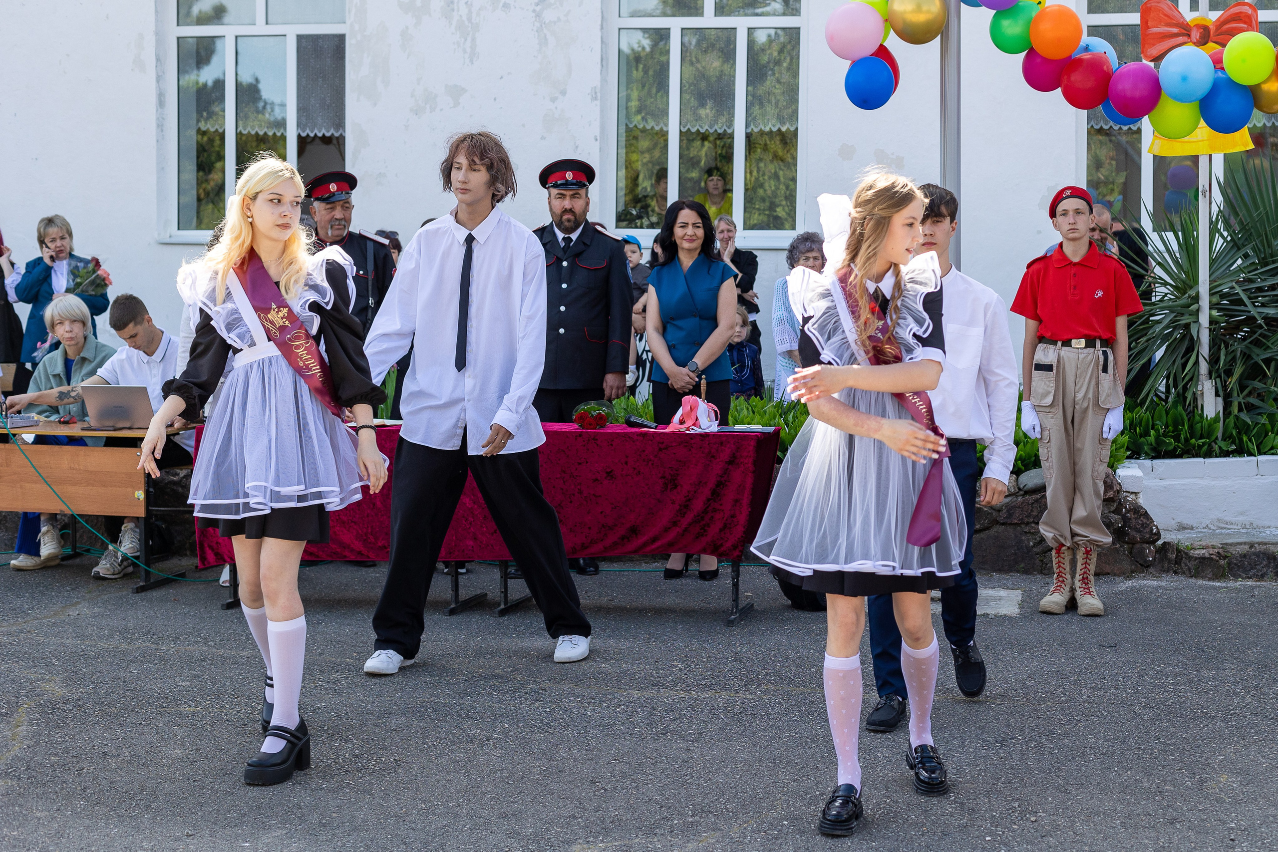 Последний звонок. Выпускные альбомы Майкоп, Краснодар Елена Золотарева