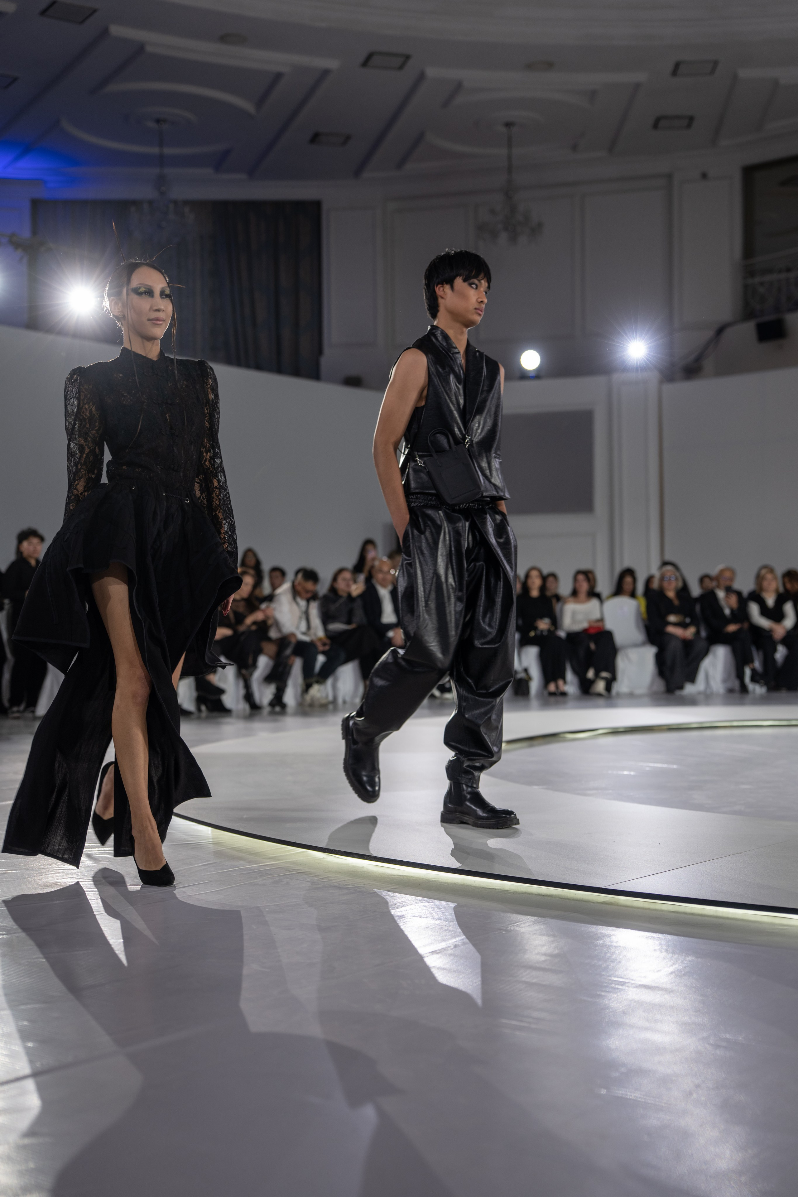 Dwsigner Nazar Almazbekov. Сайт Алматинского НЮ АРТ, будуар и фэшн фотографа Дениса Карпенко