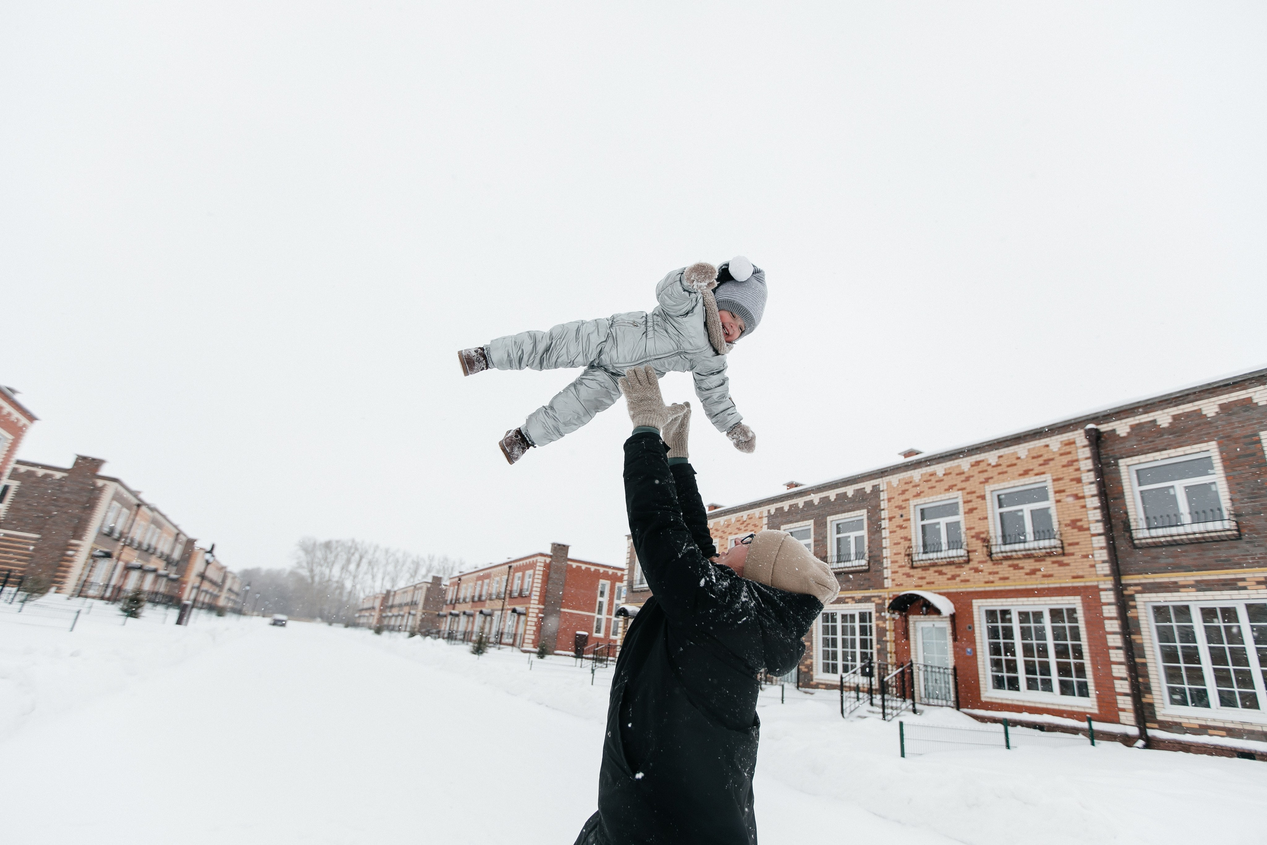 Где-то снежные дремлют метели, В ожидании праздничных чудес. Душевный фотограф Ваших самых ярких событий Марина Погребняк