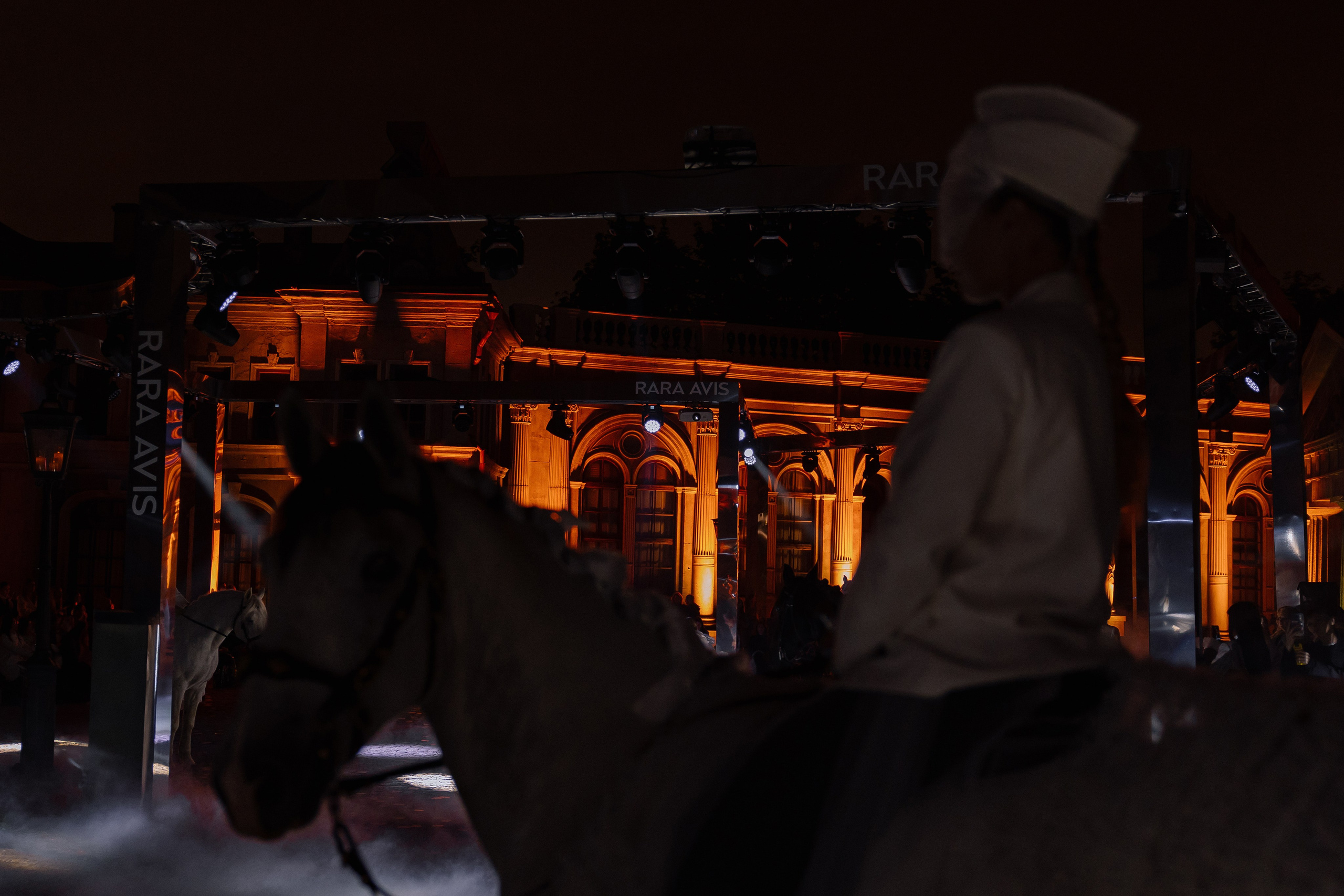 Rara Avis Fashion Show 2025. Свадебный фотограф Москва и Санкт-Петерург Артем Мамонов