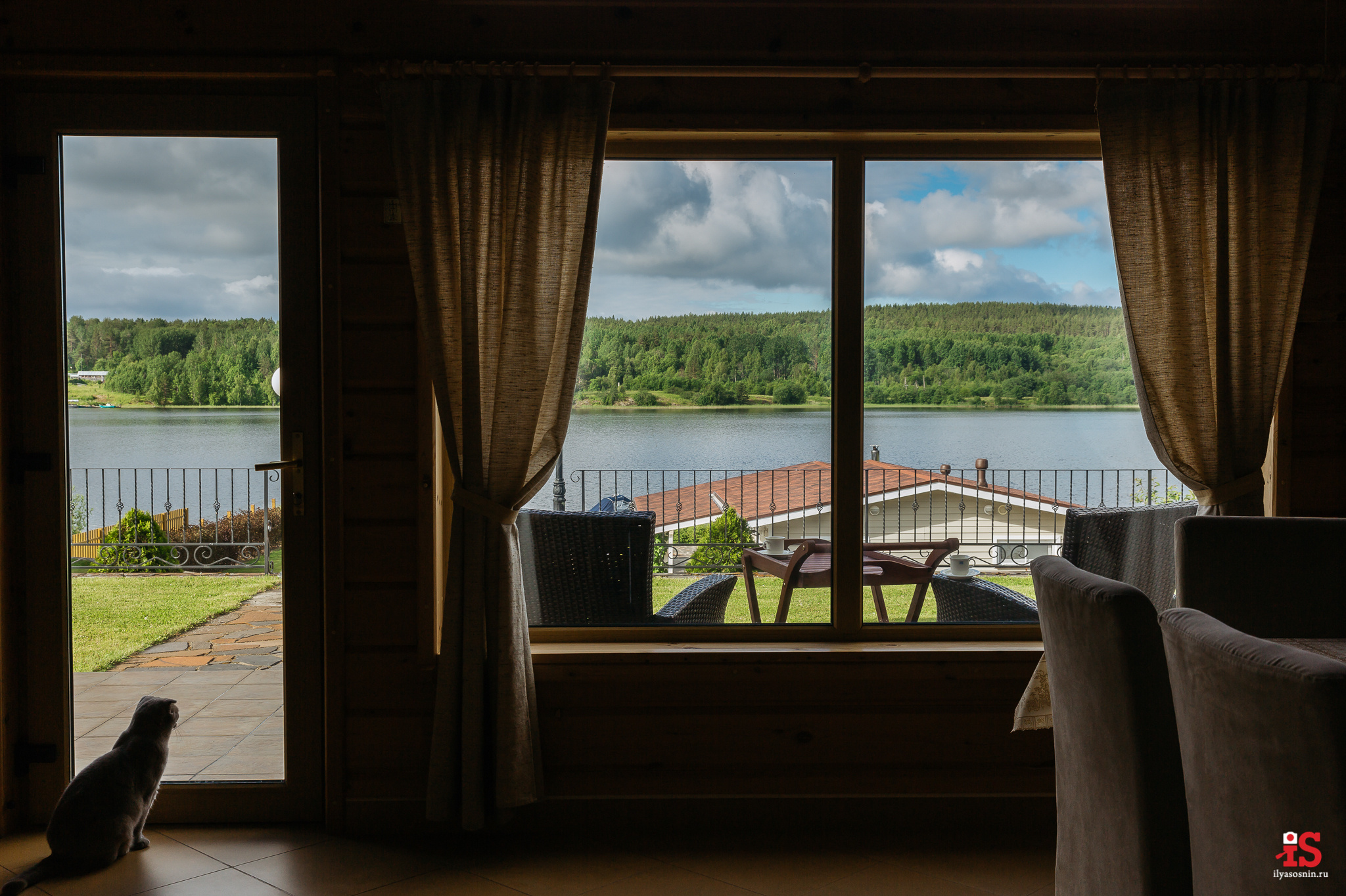 Интерьерная  фотосъемка, фото для гостиницы, фотосъемка отелей, фото для турбизнеса, фото номеров отелей, фото ресторана, фото меню отеля, конференц зал, гостевой дом в карелии, лучший фотограф интерьеров Петрозаводск Карелия, турбаза в Карелии, экскурсии по Карелии, Кижи, Петрозаводск, Илья Соснин