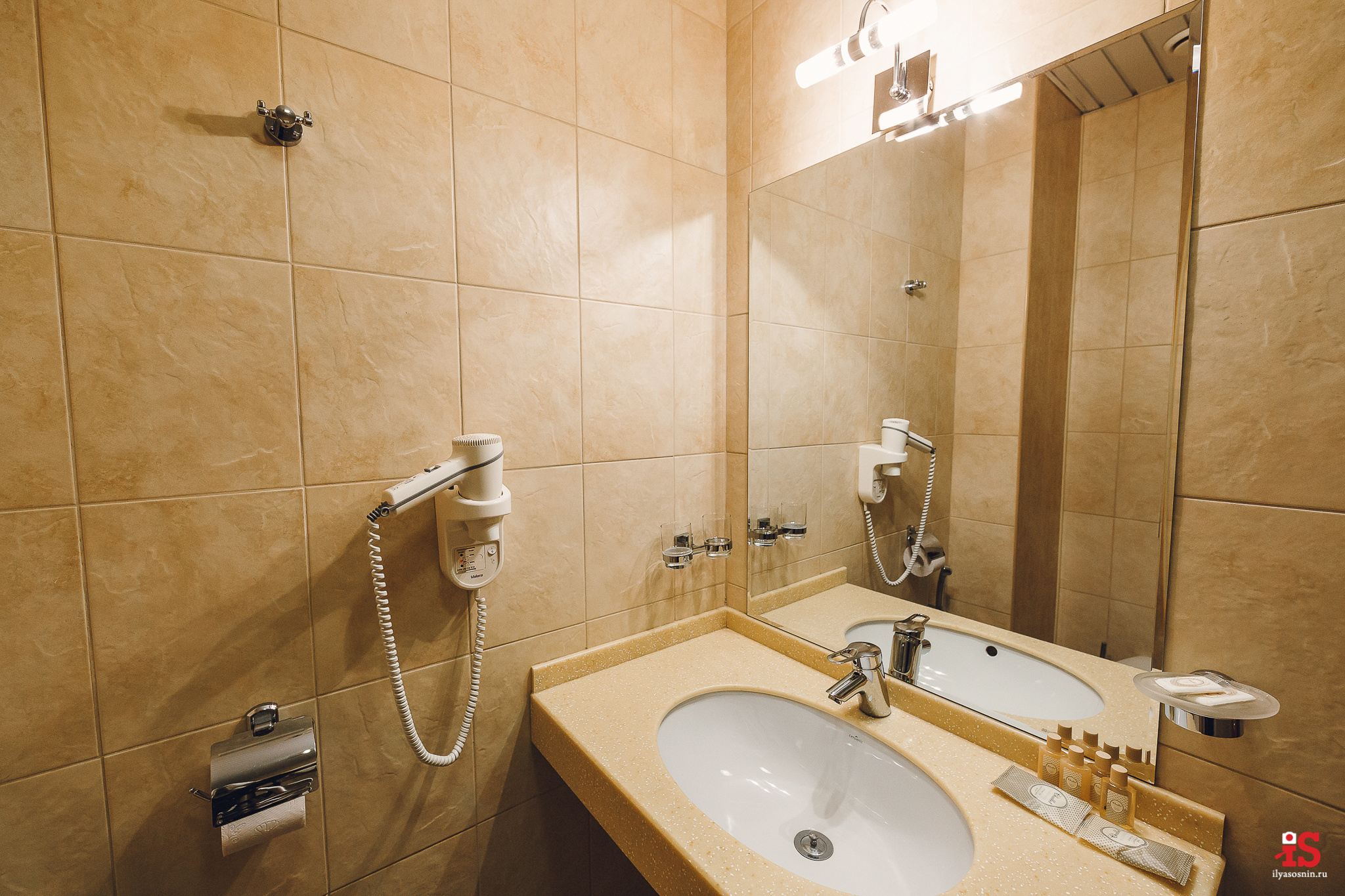 Интерьерная  фотосъемка, фото для гостиницы, фотосъемка отелей, фото для турбизнеса, фото номеров отелей, фото ресторана, фото меню отеля, конференц зал, гостевой дом в карелии, лучший фотограф интерьеров Петрозаводск Карелия, турбаза в Карелии, экскурсии по Карелии, Кижи, Петрозаводск, Илья Соснин