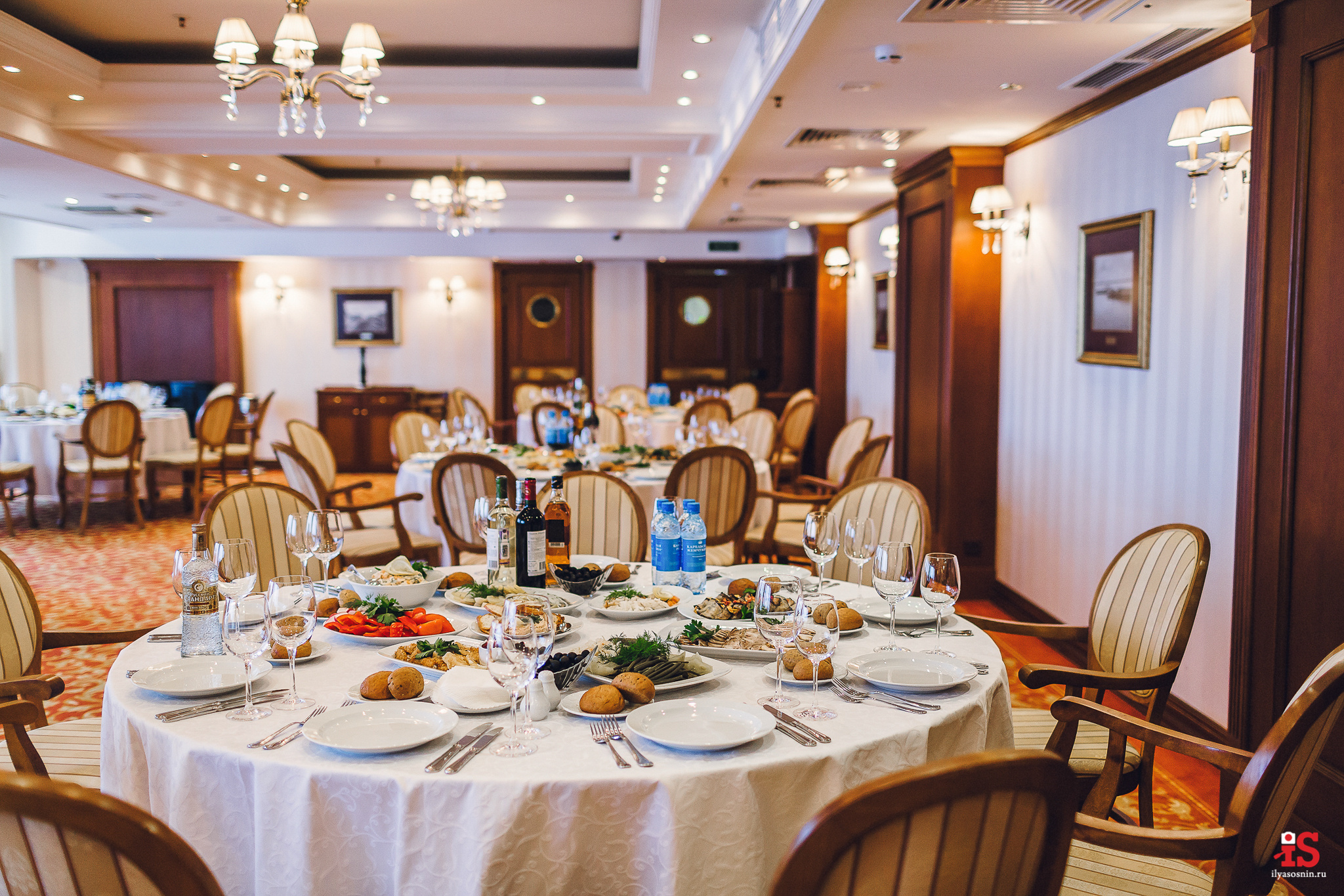 Интерьерная  фотосъемка, фото для гостиницы, фотосъемка отелей, фото для турбизнеса, фото номеров отелей, фото ресторана, фото меню отеля, конференц зал, гостевой дом в карелии, лучший фотограф интерьеров Петрозаводск Карелия, турбаза в Карелии, экскурсии по Карелии, Кижи, Петрозаводск, Илья Соснин