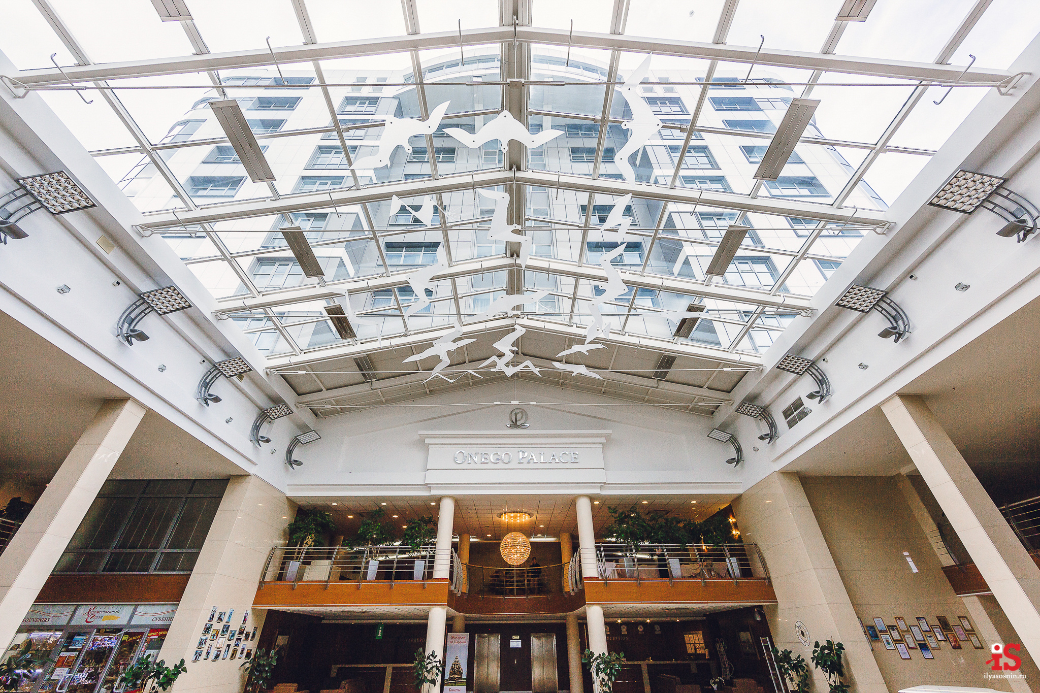 Интерьерная  фотосъемка, фото для гостиницы, фотосъемка отелей, фото для турбизнеса, фото номеров отелей, фото ресторана, фото меню отеля, конференц зал, гостевой дом в карелии, лучший фотограф интерьеров Петрозаводск Карелия, турбаза в Карелии, экскурсии по Карелии, Кижи, Петрозаводск, Илья Соснин