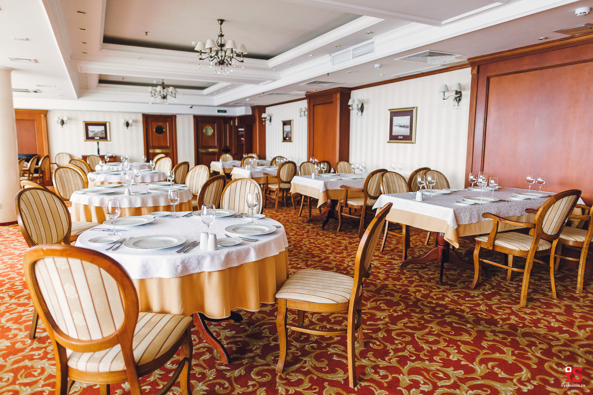 Интерьерная  фотосъемка, фото для гостиницы, фотосъемка отелей, фото для турбизнеса, фото номеров отелей, фото ресторана, фото меню отеля, конференц зал, гостевой дом в карелии, лучший фотограф интерьеров Петрозаводск Карелия, турбаза в Карелии, экскурсии по Карелии, Кижи, Петрозаводск, Илья Соснин