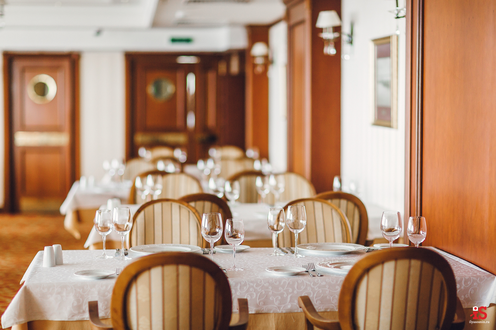 Интерьерная  фотосъемка, фото для гостиницы, фотосъемка отелей, фото для турбизнеса, фото номеров отелей, фото ресторана, фото меню отеля, конференц зал, гостевой дом в карелии, лучший фотограф интерьеров Петрозаводск Карелия, турбаза в Карелии, экскурсии по Карелии, Кижи, Петрозаводск, Илья Соснин