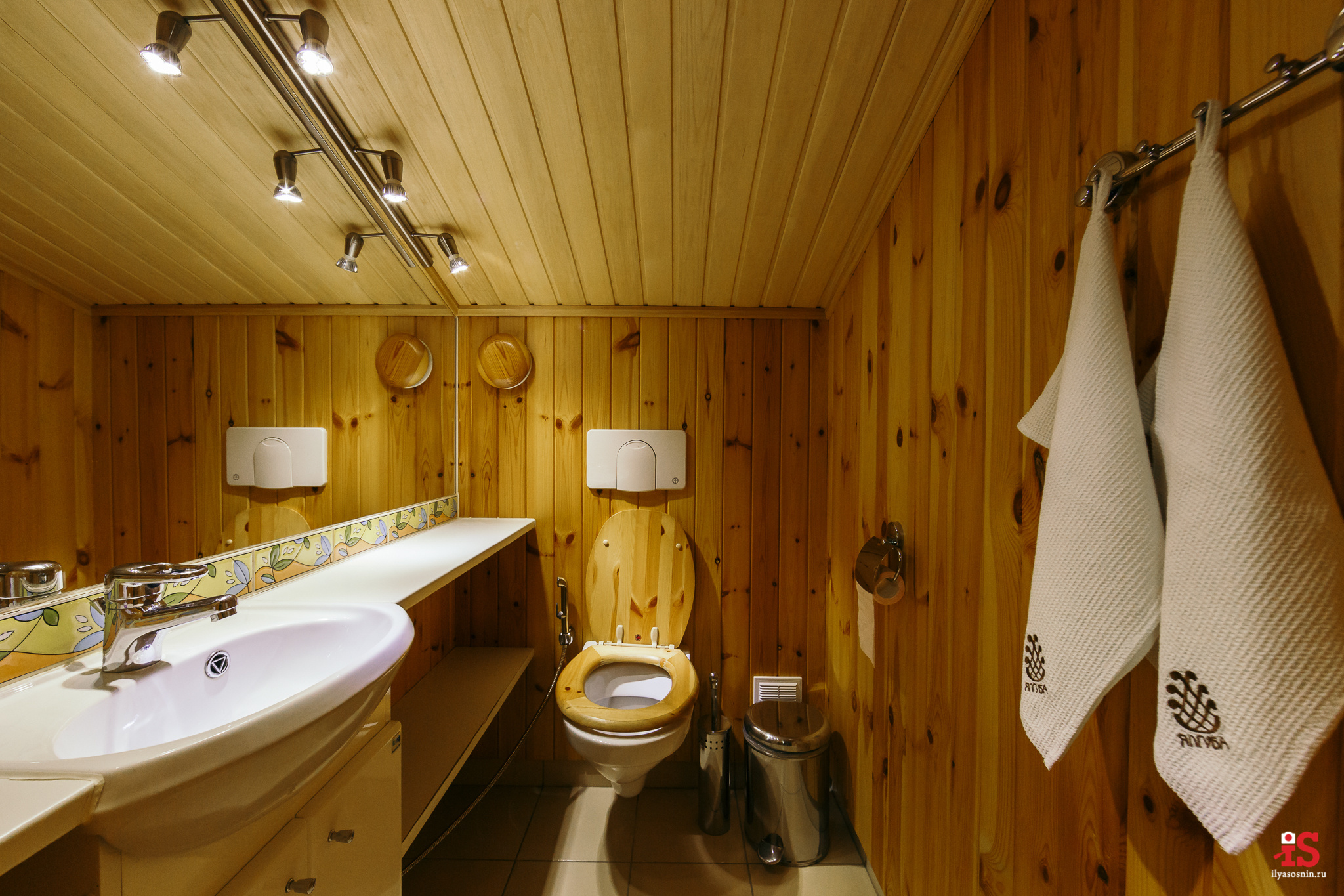 Интерьерная  фотосъемка, фото для гостиницы, фотосъемка отелей, фото для турбизнеса, фото номеров отелей, фото ресторана, фото меню отеля, конференц зал, гостевой дом в карелии, лучший фотограф интерьеров Петрозаводск Карелия, турбаза в Карелии, экскурсии по Карелии, Кижи, Петрозаводск, Илья Соснин