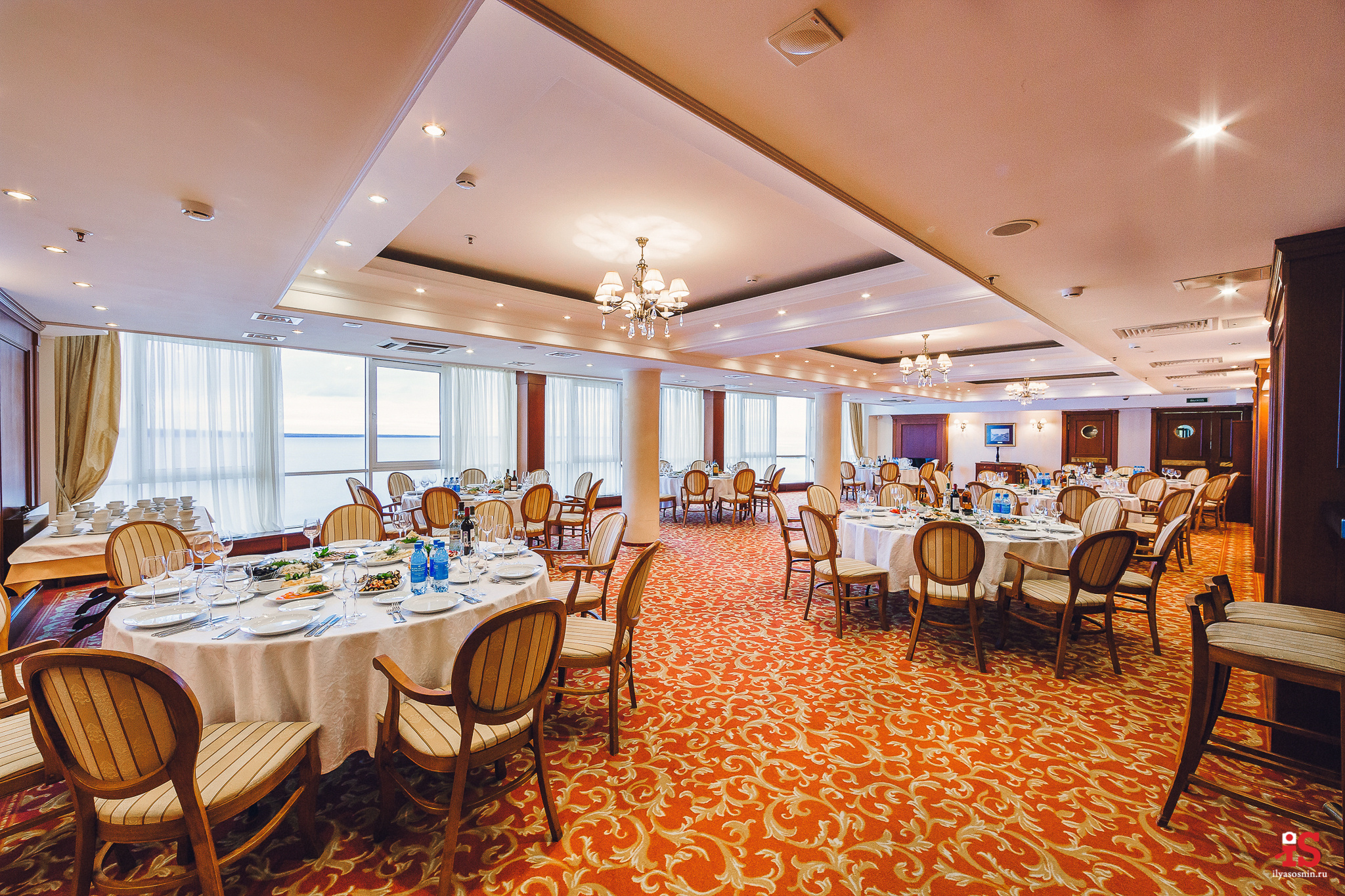 Интерьерная  фотосъемка, фото для гостиницы, фотосъемка отелей, фото для турбизнеса, фото номеров отелей, фото ресторана, фото меню отеля, конференц зал, гостевой дом в карелии, лучший фотограф интерьеров Петрозаводск Карелия, турбаза в Карелии, экскурсии по Карелии, Кижи, Петрозаводск, Илья Соснин