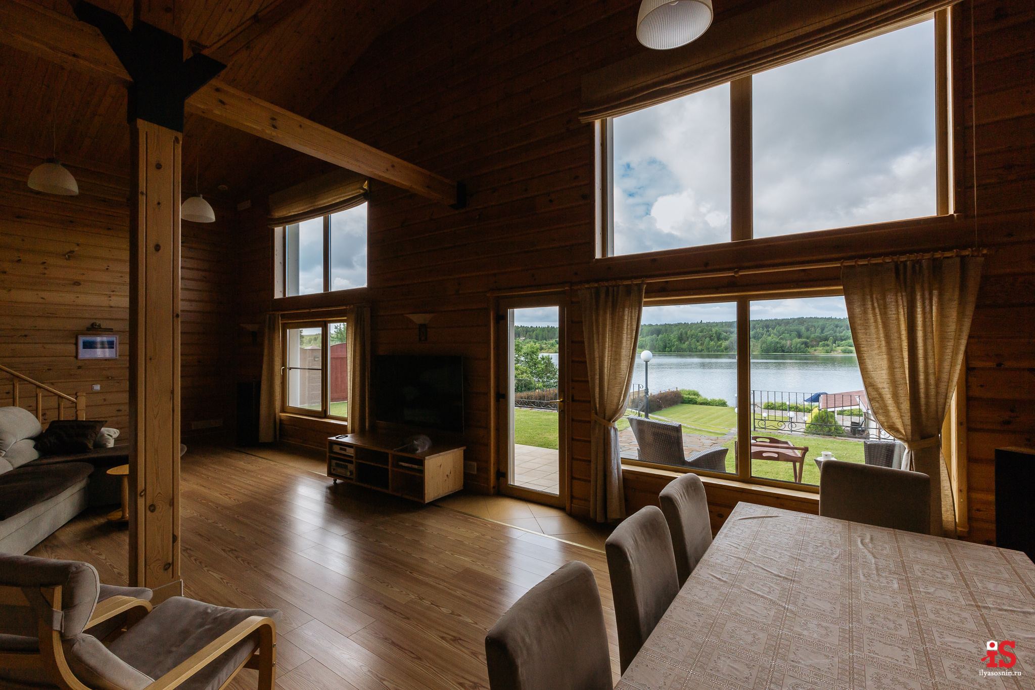 Интерьерная  фотосъемка, фото для гостиницы, фотосъемка отелей, фото для турбизнеса, фото номеров отелей, фото ресторана, фото меню отеля, конференц зал, гостевой дом в карелии, лучший фотограф интерьеров Петрозаводск Карелия, турбаза в Карелии, экскурсии по Карелии, Кижи, Петрозаводск, Илья Соснин