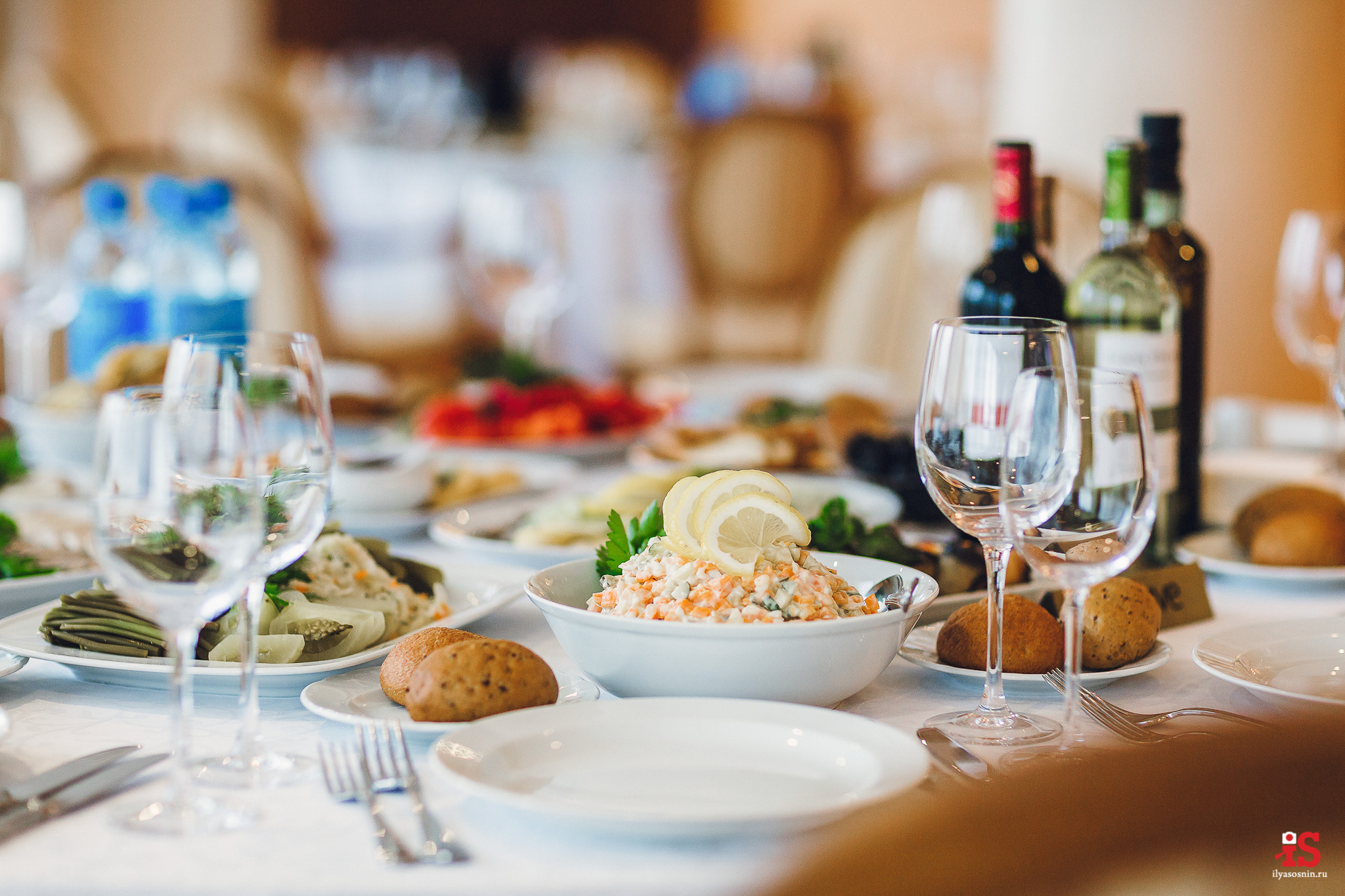 Интерьерная  фотосъемка, фото для гостиницы, фотосъемка отелей, фото для турбизнеса, фото номеров отелей, фото ресторана, фото меню отеля, конференц зал, гостевой дом в карелии, лучший фотограф интерьеров Петрозаводск Карелия, турбаза в Карелии, экскурсии по Карелии, Кижи, Петрозаводск, Илья Соснин