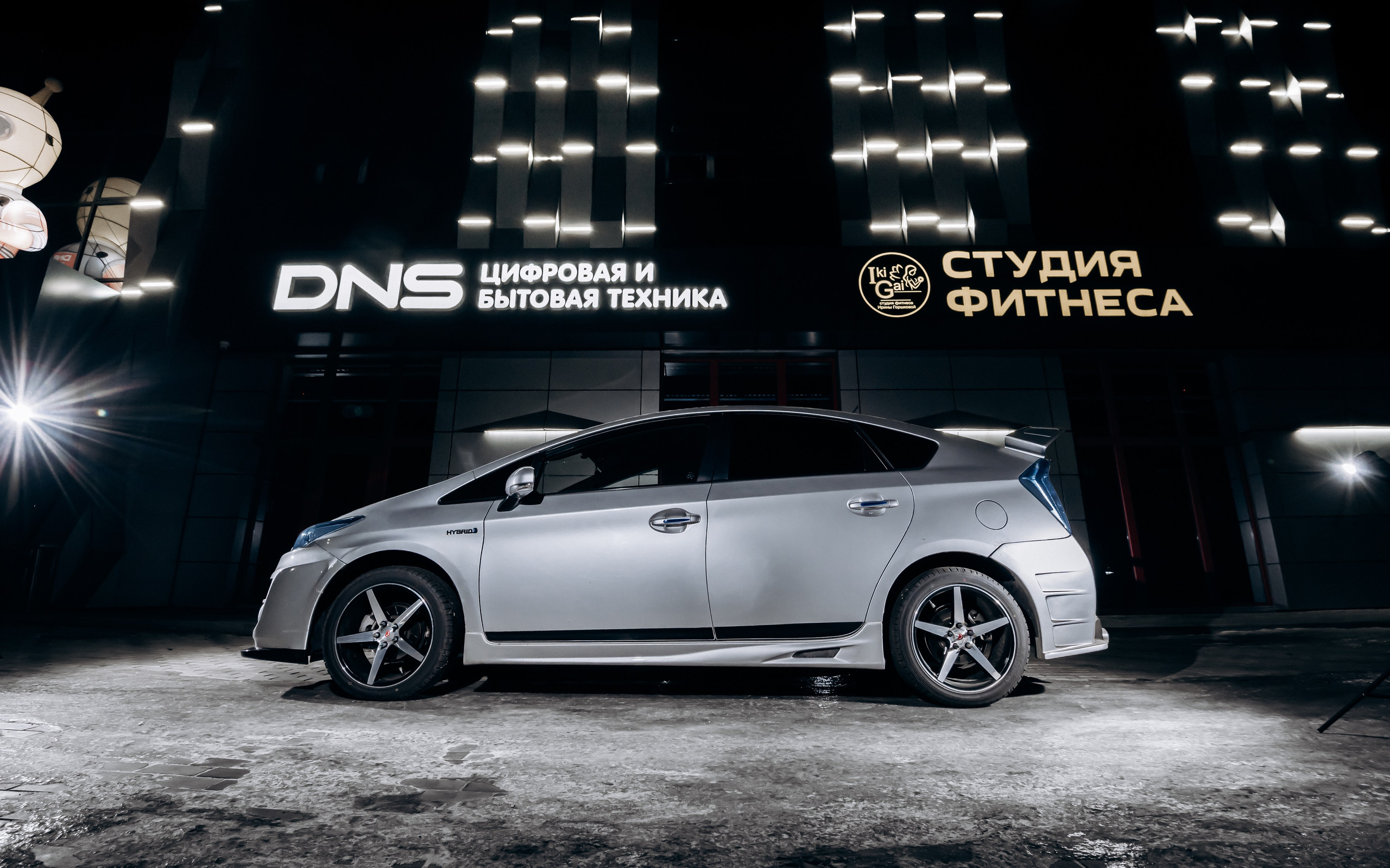 Toyota Prius. Фотограф Андрей Сенченко
