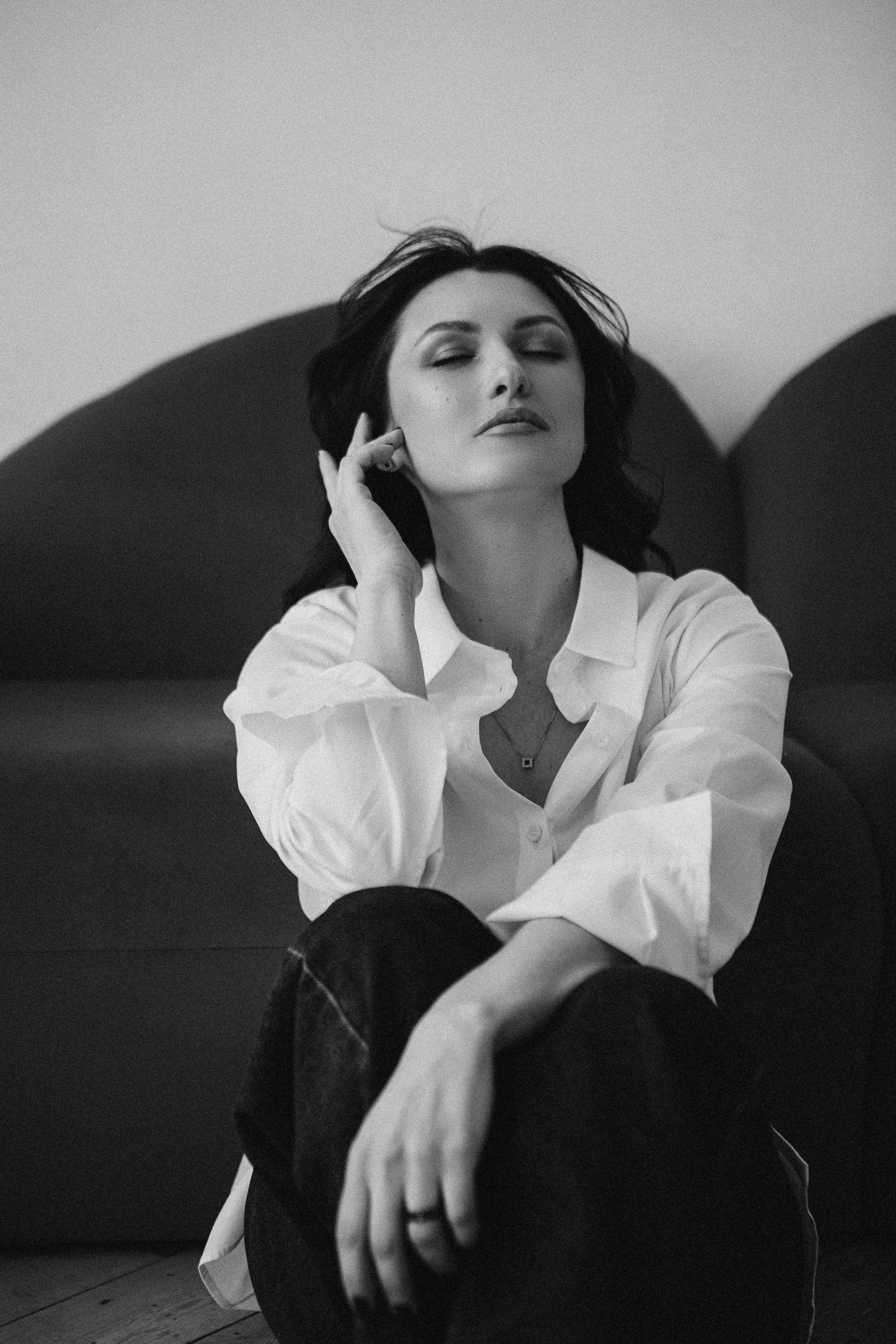 Анна ч/б. Главная