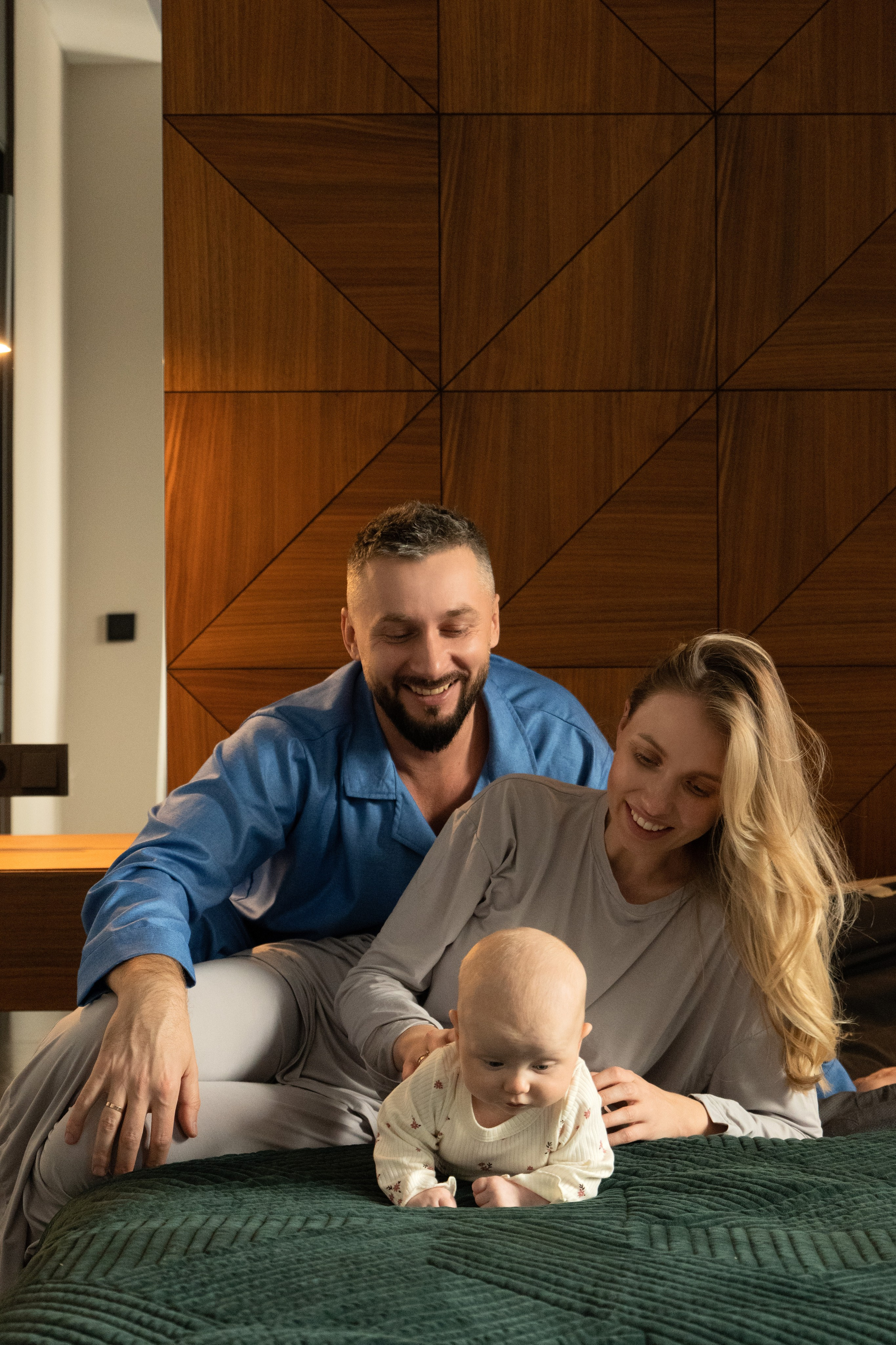 Семейная фотосессия (Ае 2 месяца). Фотограф видеограф Ольга Василевская