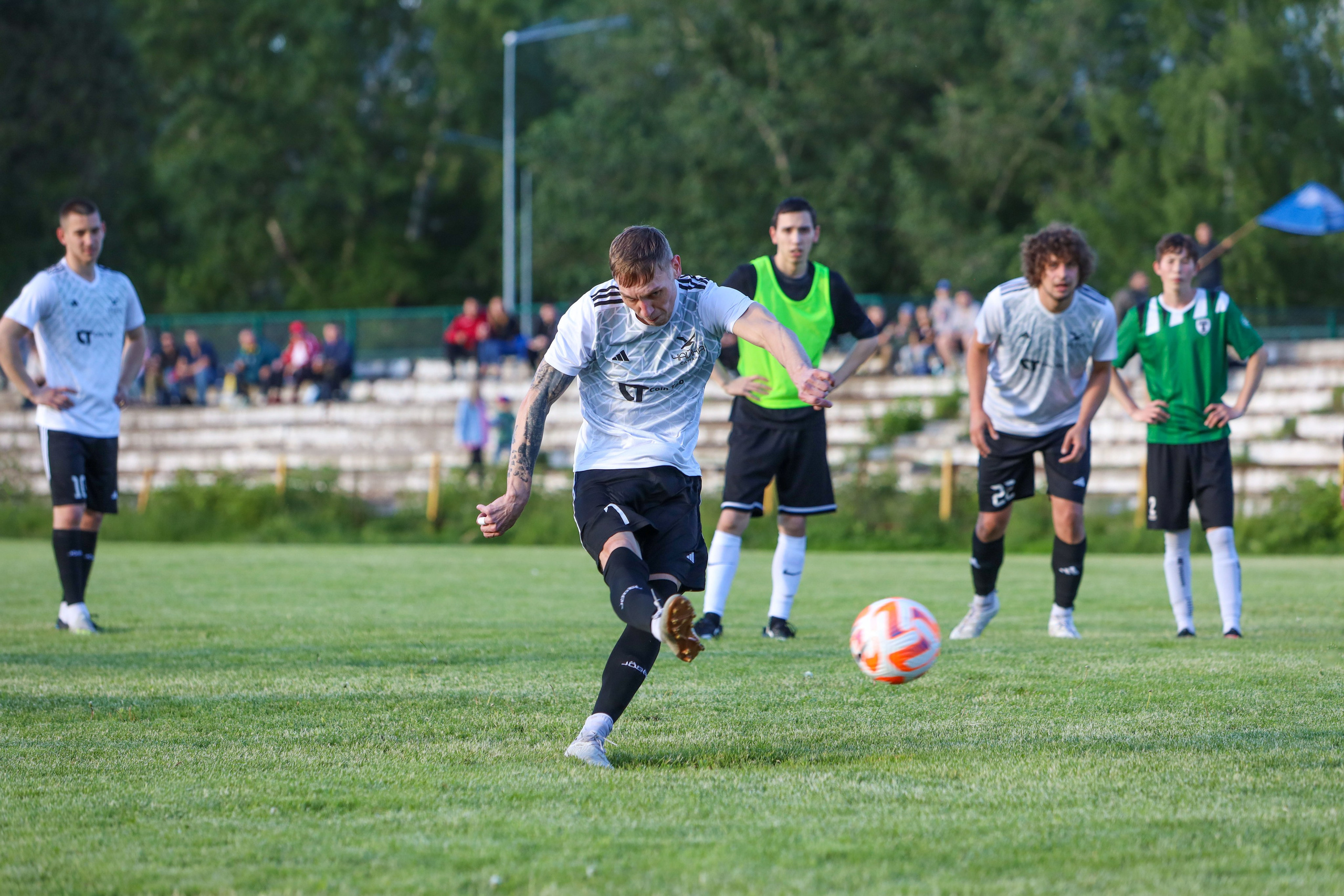 Чайка — Торпедо. Взрослое первенство города по футболу. Спортивный фотограф в Самаре