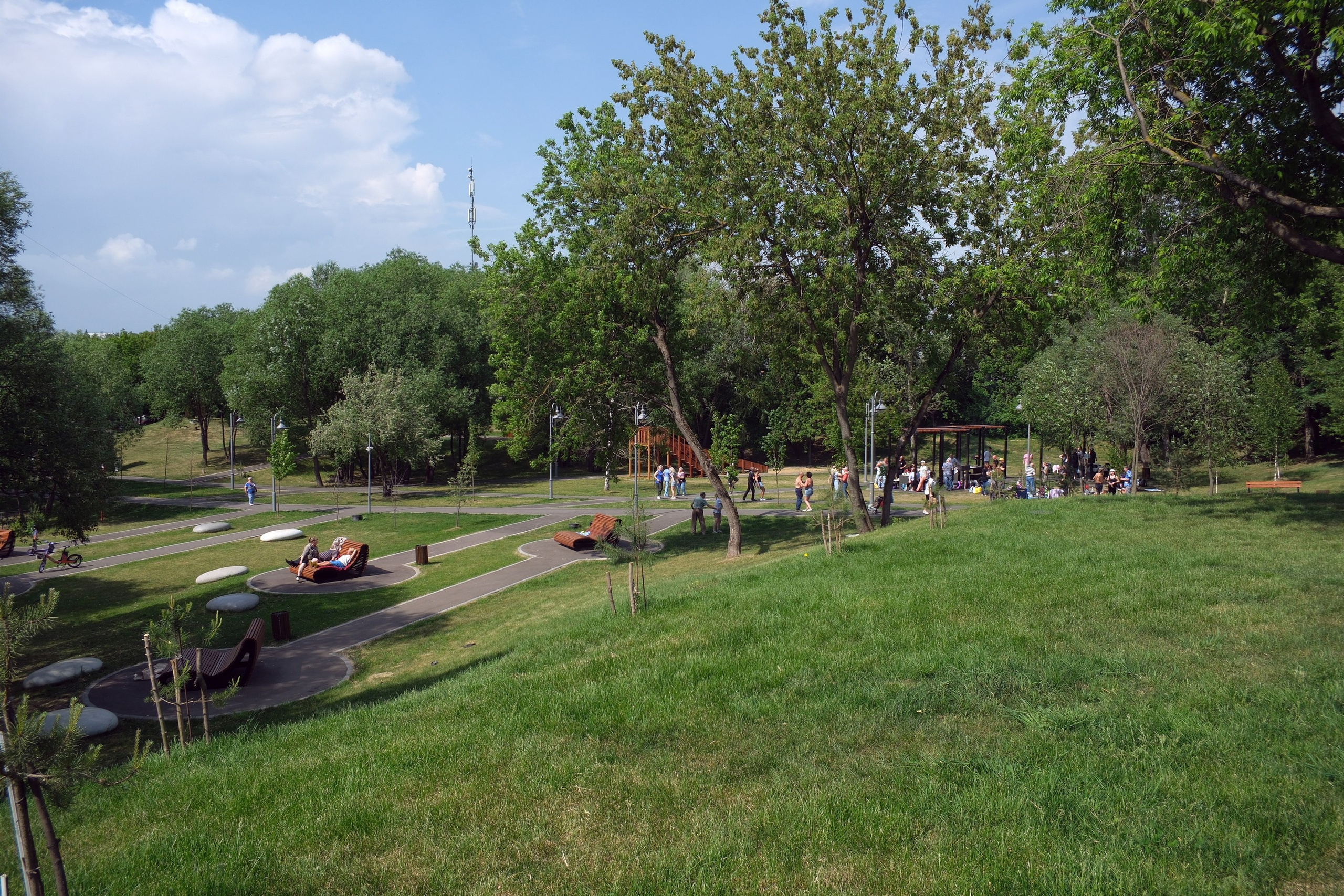 31.05.2025. Покровский парк. Активное долголетие. Улица, люди, жизнь…