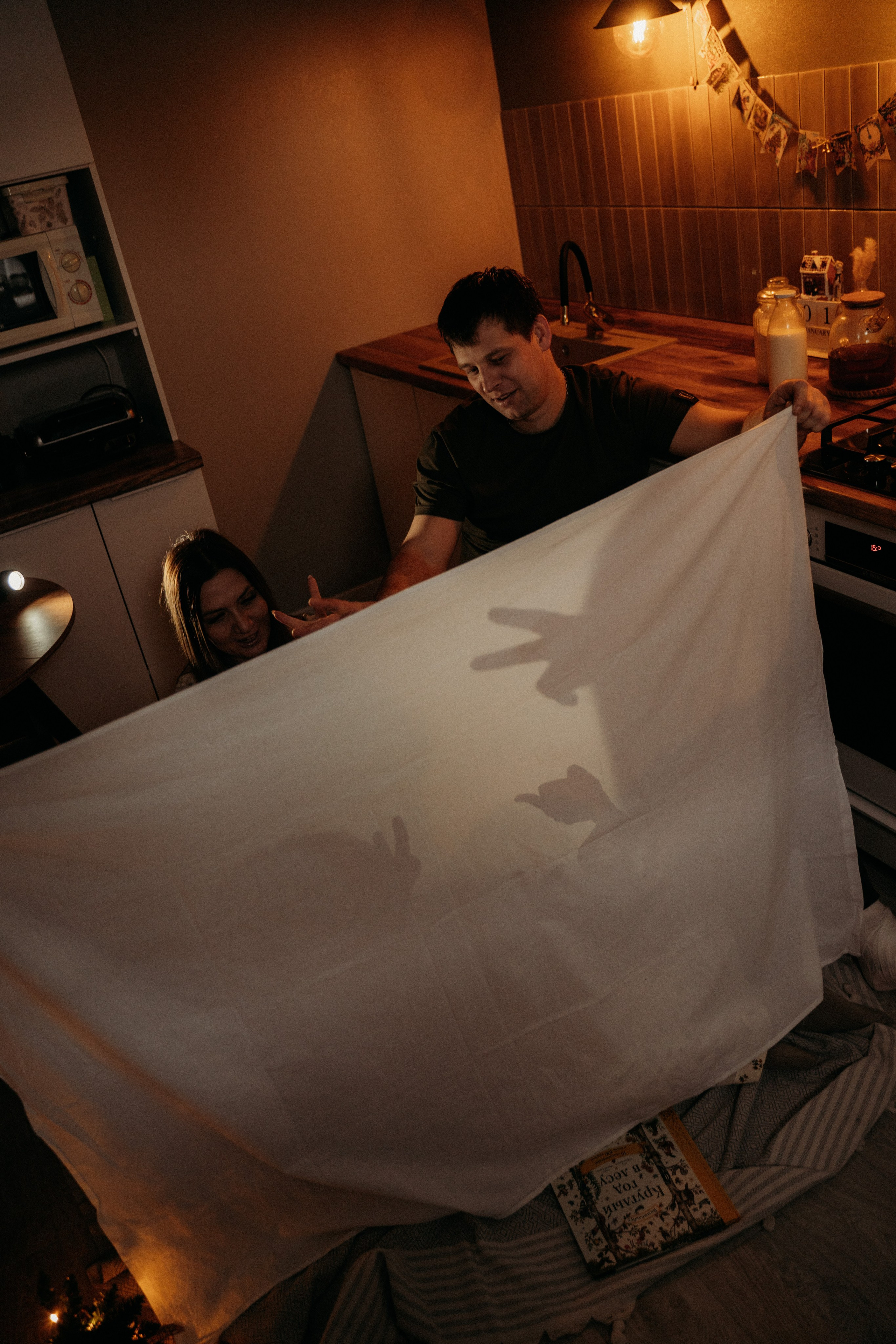 Семья на кухне