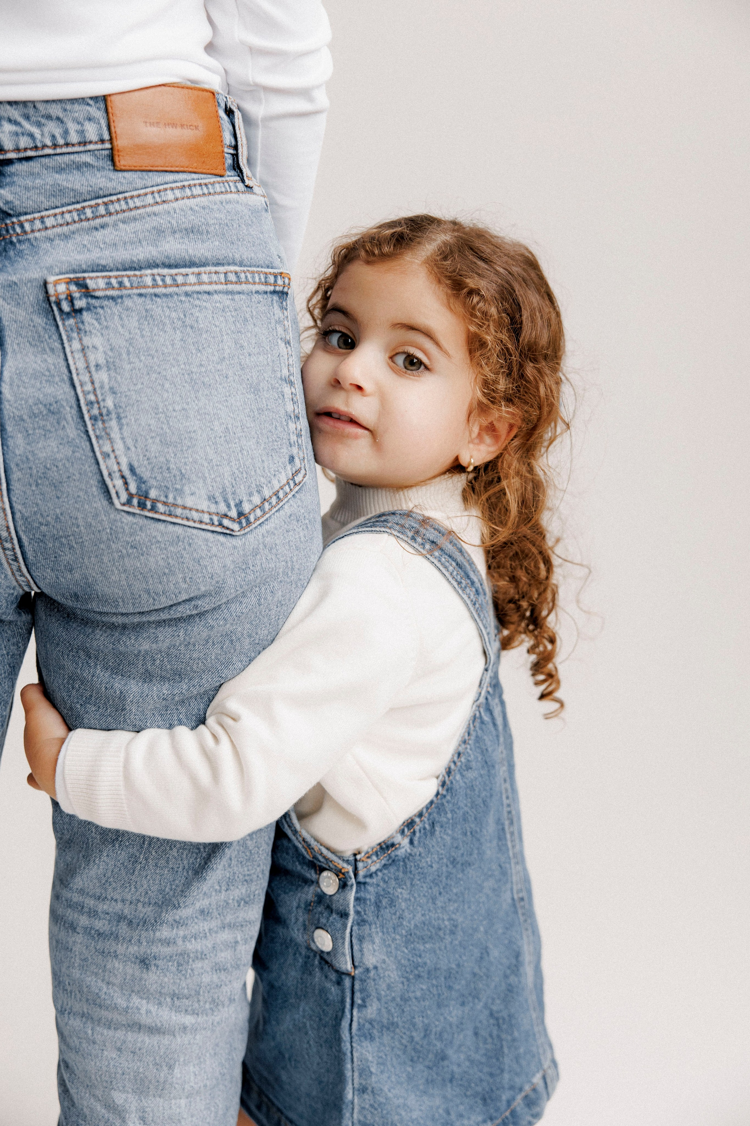 Family photoshoot in White Studio. Wedding and family photographer