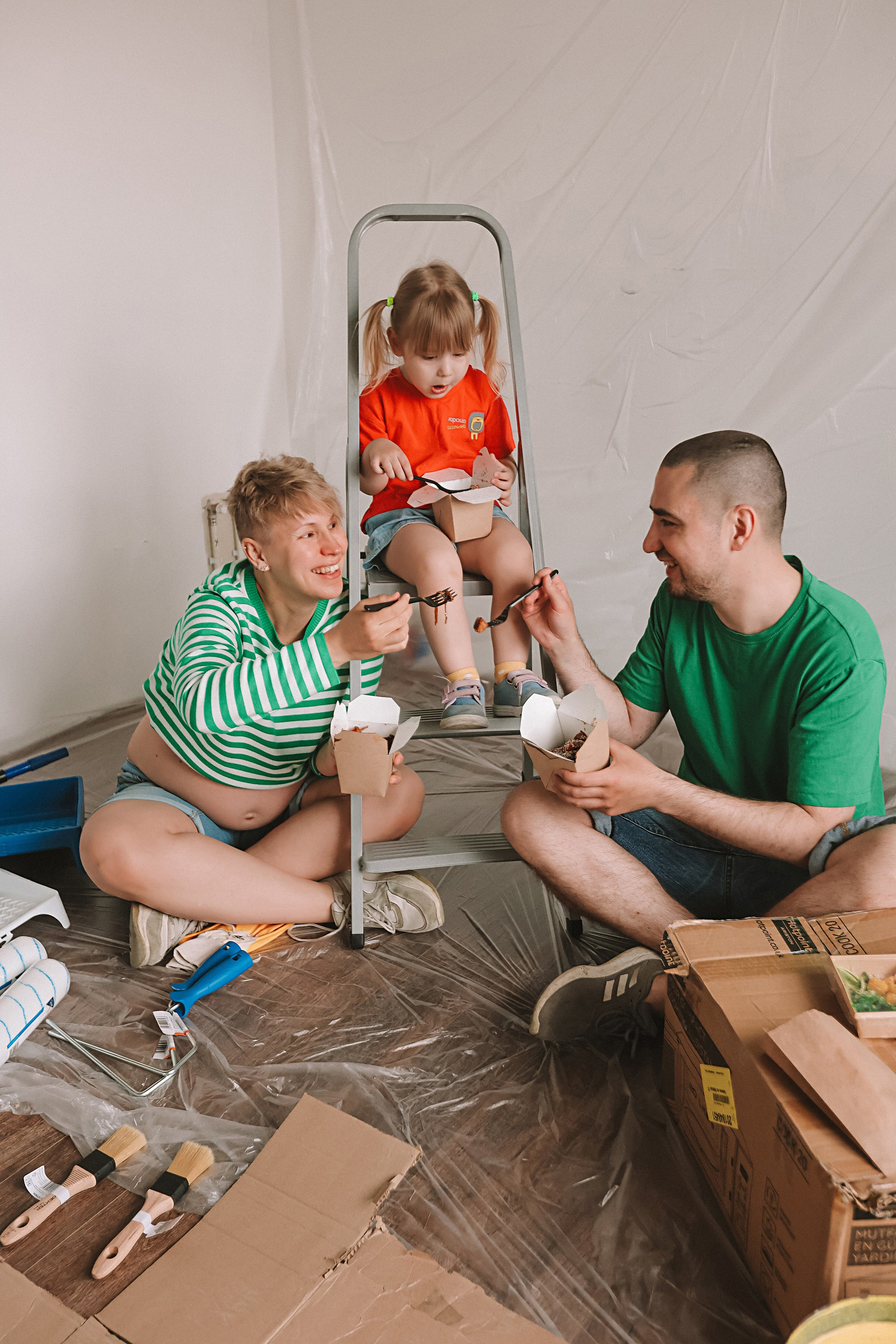 Ремонт. Семейный фотограф Тюмень, фотограф на роды Салмина Мария