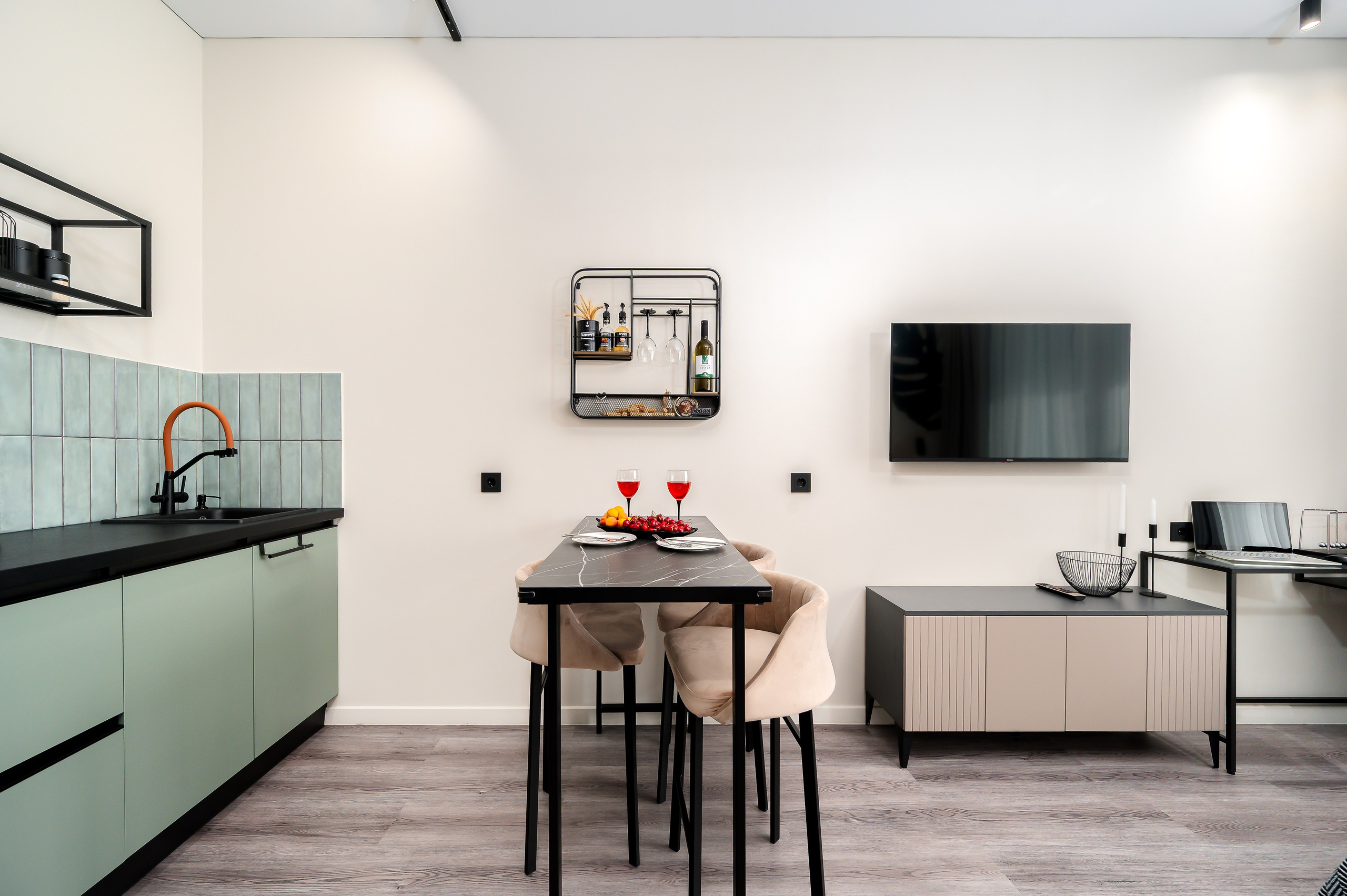 Уютная студия для посуточной аренды. Интерьерный фотограф. Фото- видеосъемка недвижимости Санкт-Петербург