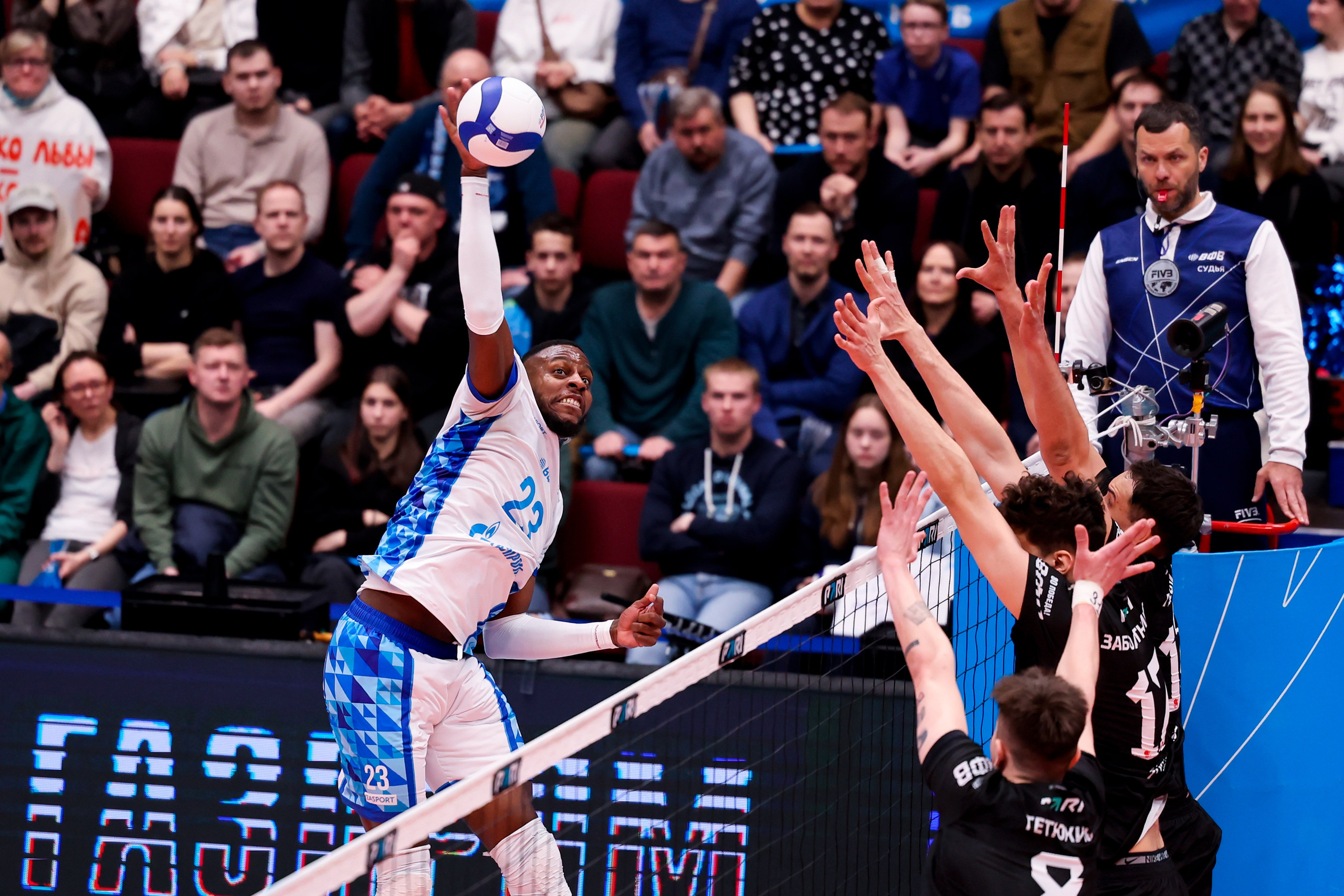 ВК Зенит — ВК Белогорье 08.04.2025. Спортивный и репортажный фотограф Антон Тереханов